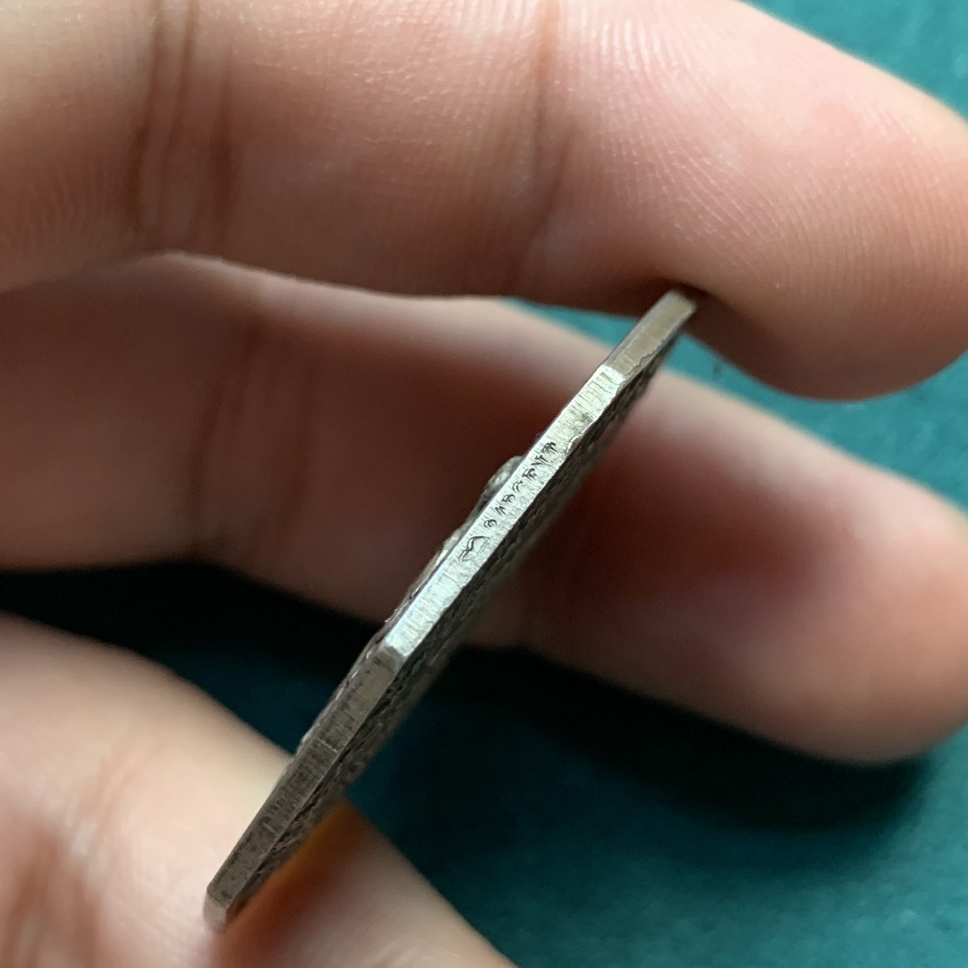 《竞宝斋》八角代币+章牌专场！第182场-周日，周一，周二 3场 (全场包邮) 法国人寿保险公司八角银质代币，21.02g，36.4mm，丰饶角边铭