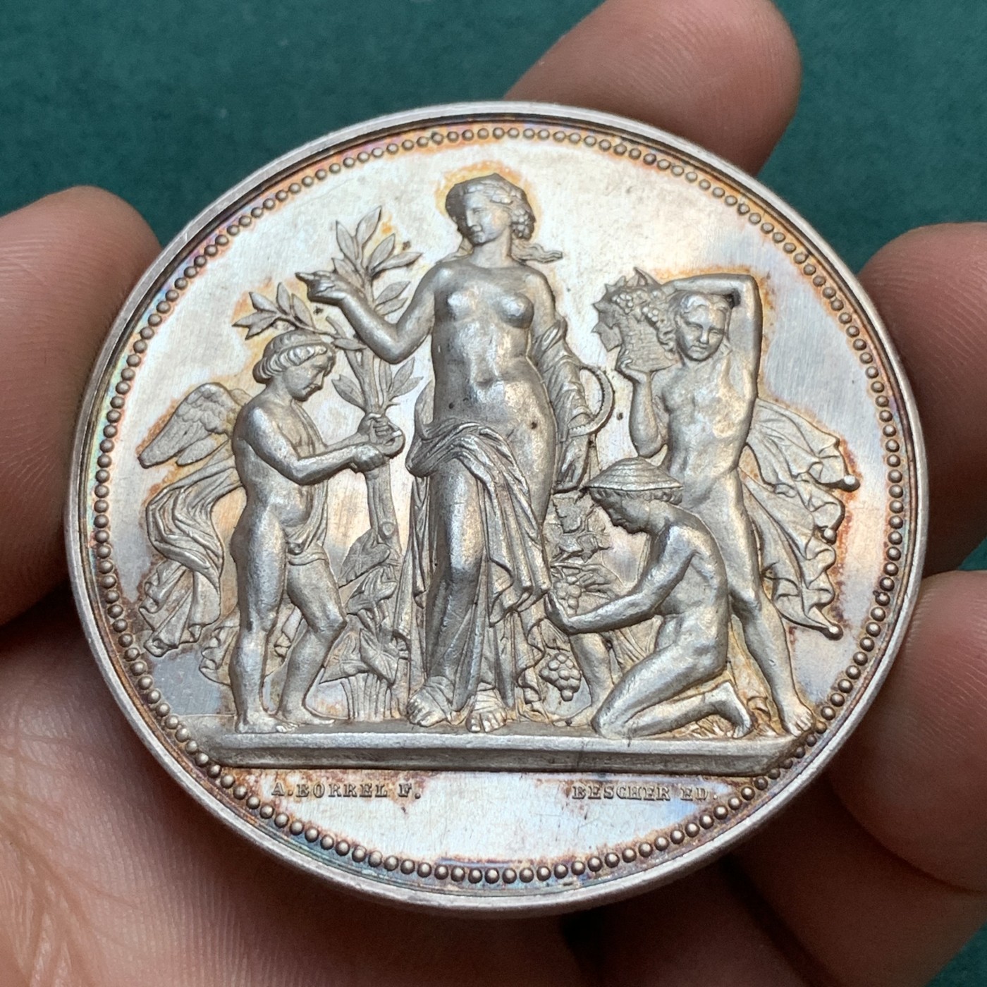 《竞宝斋》八角代币+章牌专场！第182场-周日，周一，周二 3场 (全场包邮) 法国黄金海岸园艺协会银章，71.2g，54.3mm，丰饶角边铭，品相完好，丝绸底光