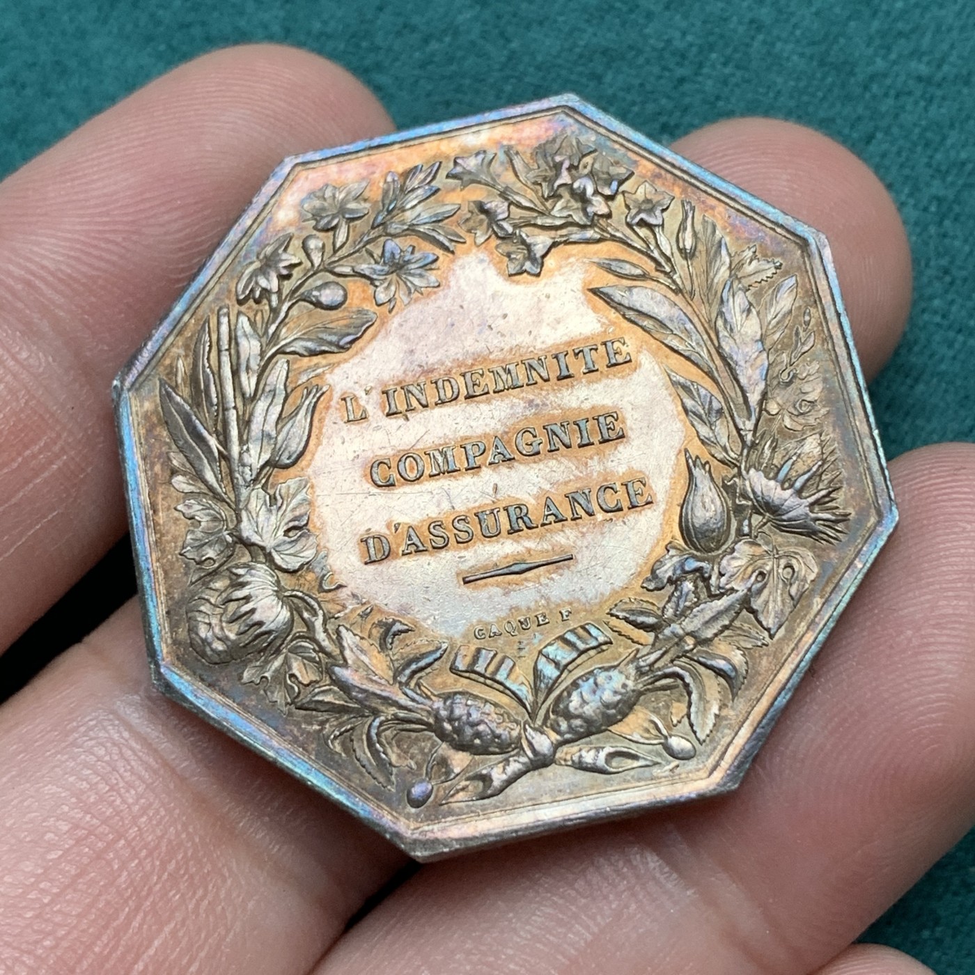 《竞宝斋》八角代币+章牌专场！第182场-周日，周一，周二 3场 (全场包邮) 少见的法国海上火灾保险公司银质八角代用币，20.68g，36.3mm，船首边铭（1842-1845）