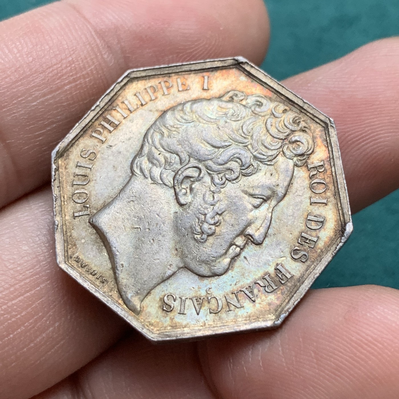 《竞宝斋》八角代币+章牌专场！第182场-周日，周一，周二 3场 (全场包邮) 法国奥尔良地区公证人银质八角代币，沉默之神塔喀特，15.85g，30.6mm，手指边铭，黄油彩