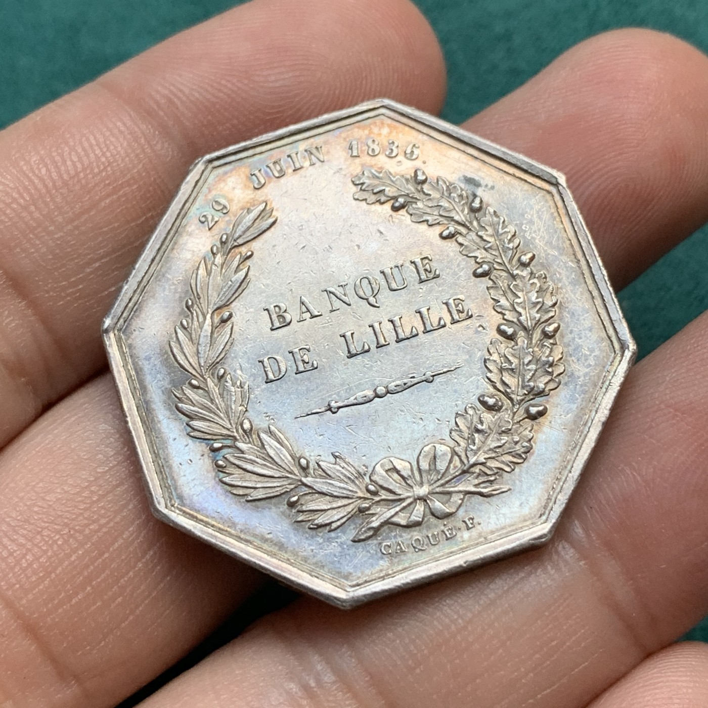 《竞宝斋》八角代币+章牌专场！第182场-周日，周一，周二 3场 (全场包邮) 法国八角银章，里尔银行，18.31g，34.4mm，蜜蜂边铭