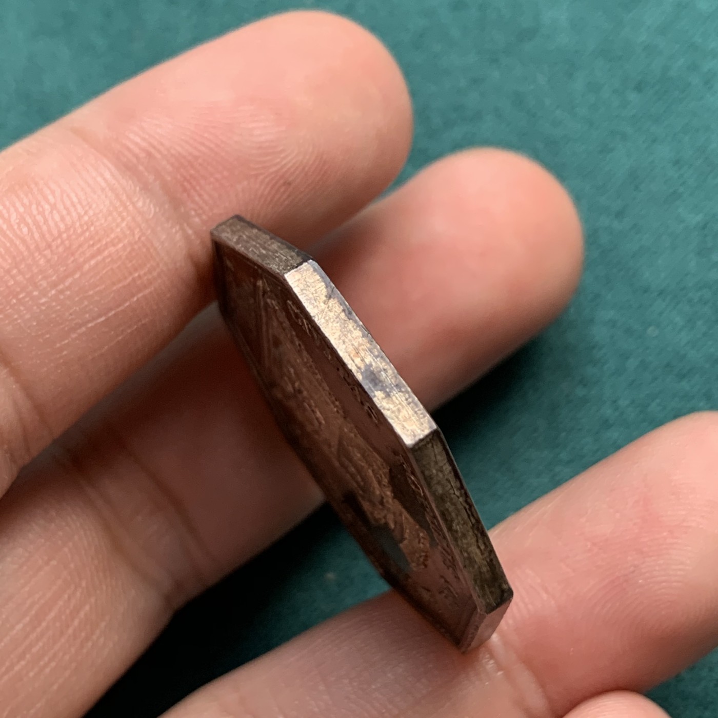 《竞宝斋》八角代币+章牌专场！第182场-周日，周一，周二 3场 (全场包邮) 法国鲁昂市政府八角银质代币，17.85g，32.5mm，1832年之前早期无边铭，黄油彩