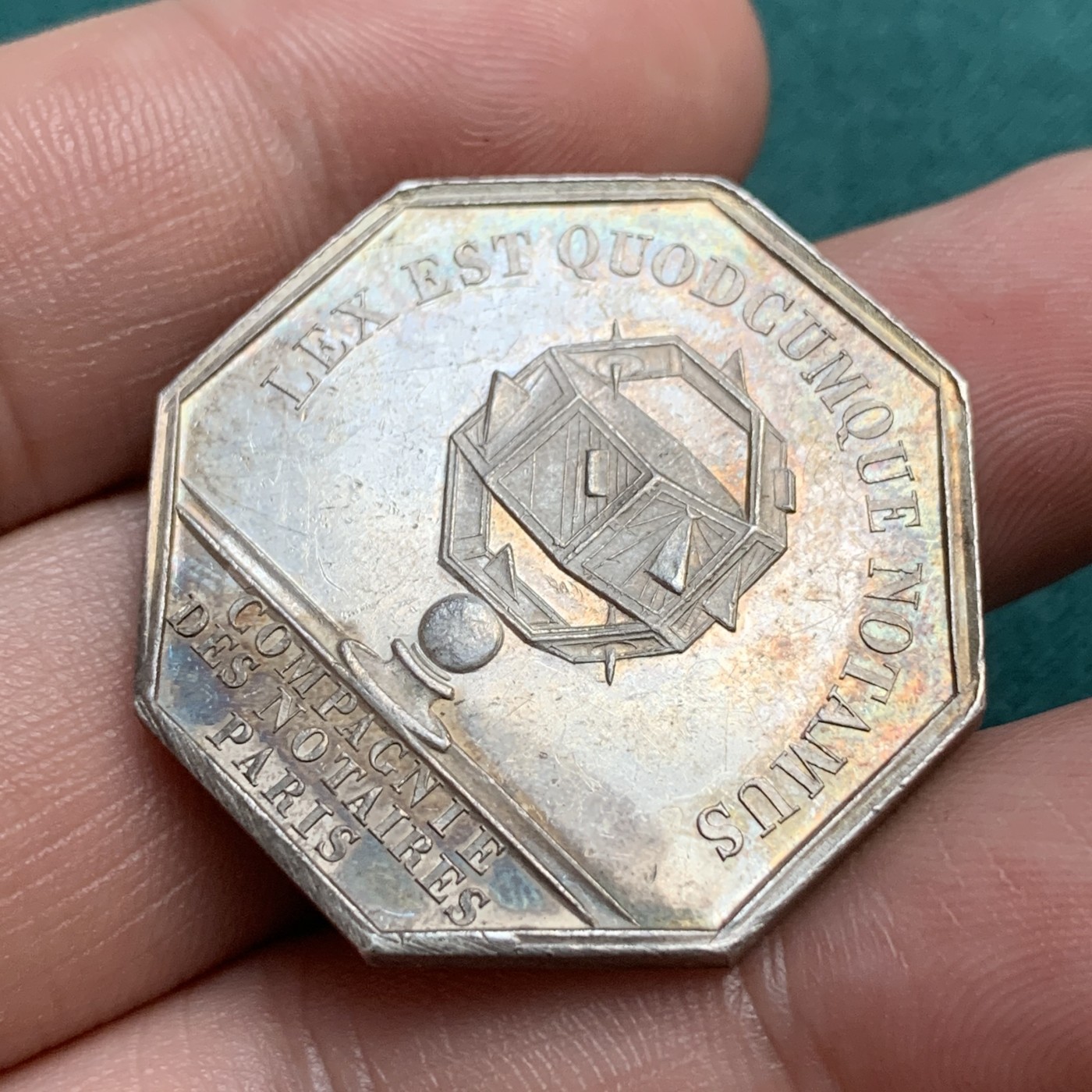 《竞宝斋》八角代币+章牌专场！第182场-周日，周一，周二 3场 (全场包邮) 法国 菲利普头像 巴黎公证人 银质八角代币，18.87克 32.5毫米神灯边铭（1832-1841）金黄包浆