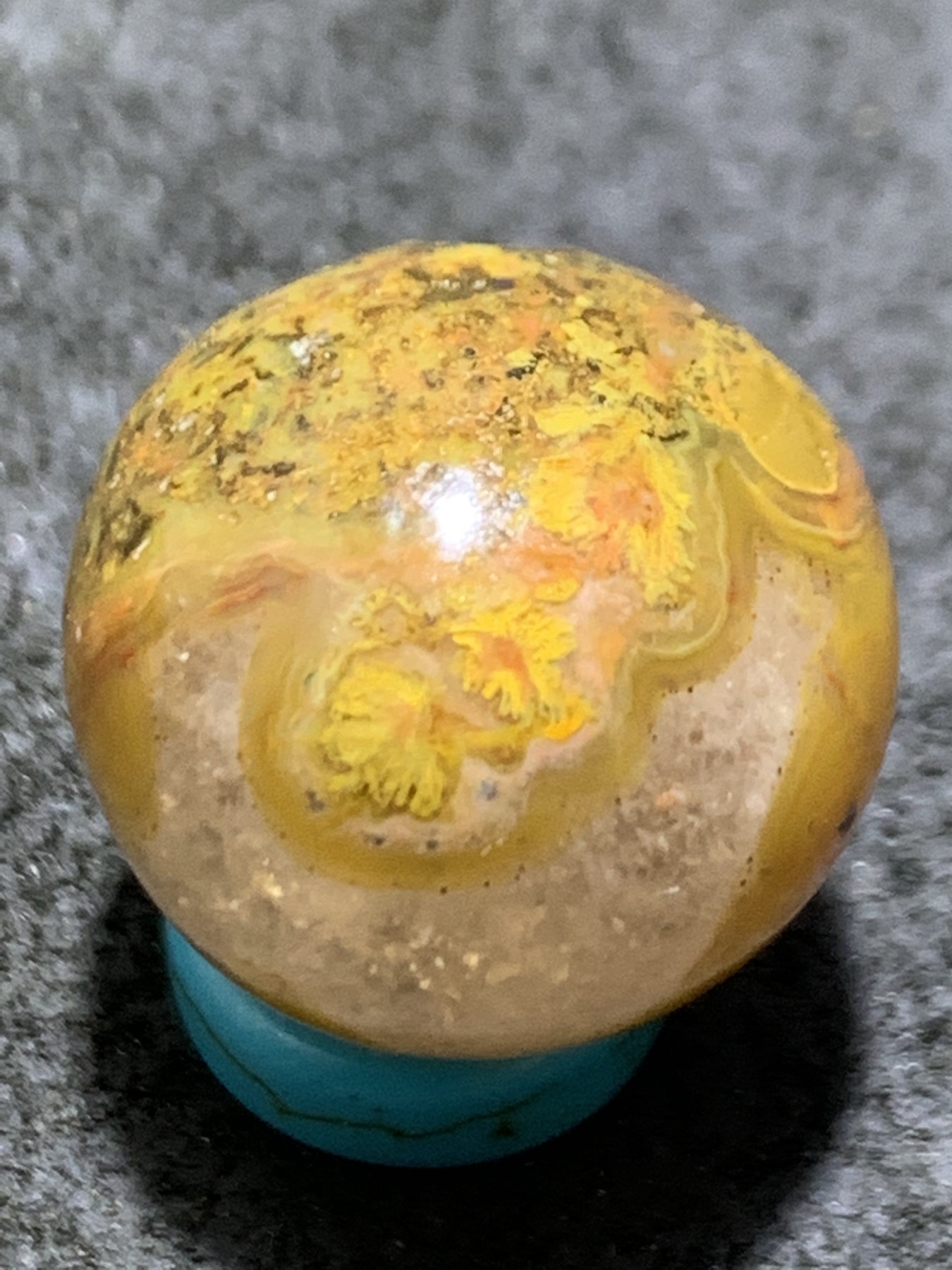 精美亚光原皮随形战国红玛瑙俏色巧雕刻小鸡出壳珠子一颗