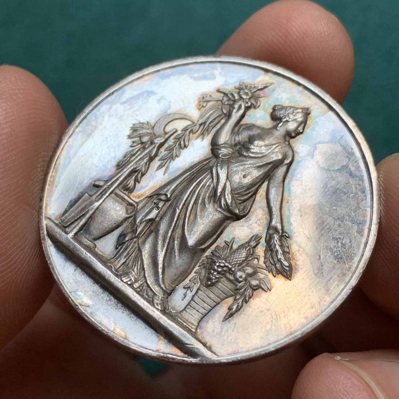 《竞宝斋》八角代币+章牌专场！第182场-周日，周一，周二 3场 (全场包邮) 法国园艺协会银质jeton，21.77g，37mm，蜜蜂边铭，高点俱在，边有轻磕