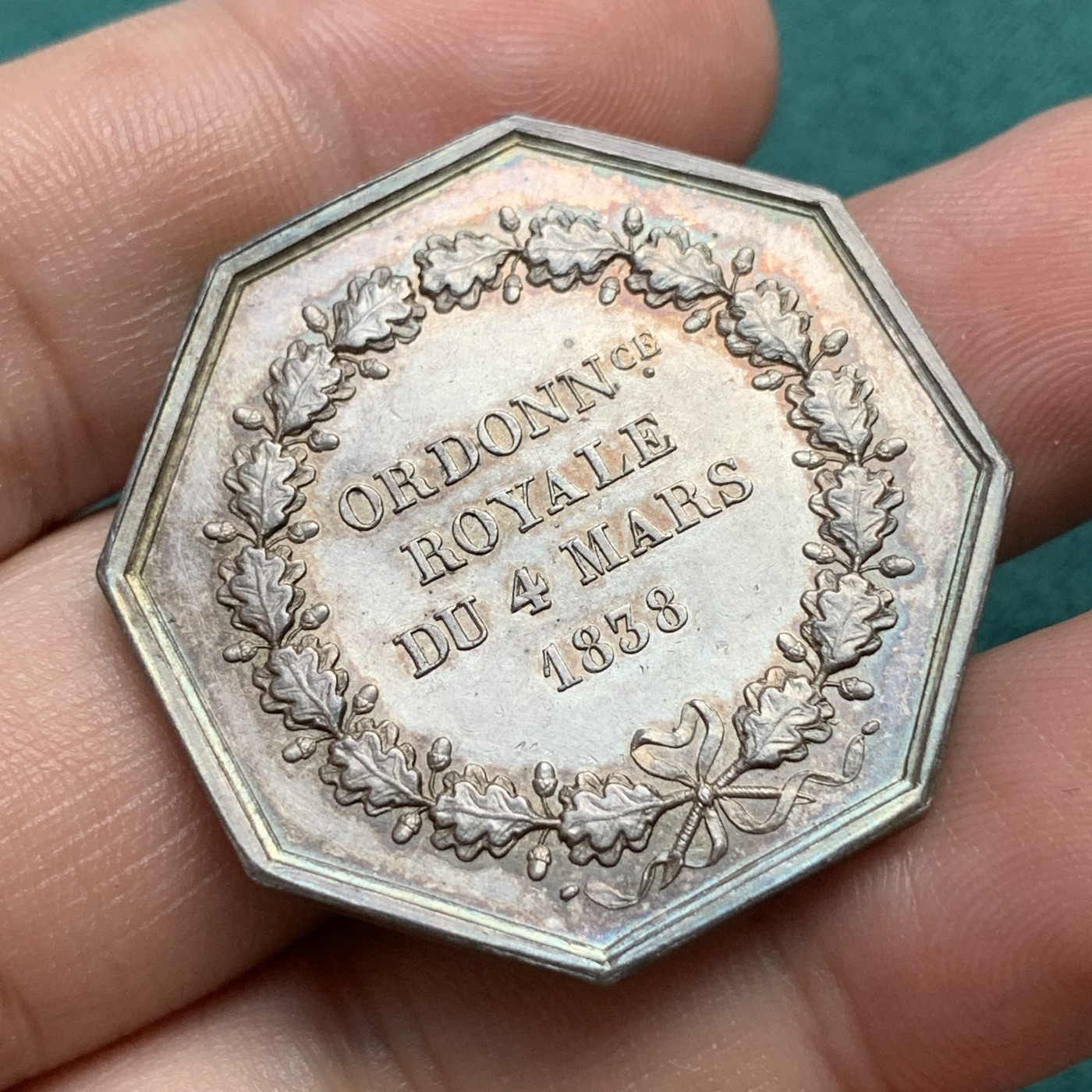 《竞宝斋》八角代币+章牌专场！第182场-周日，周一，周二 3场 (全场包邮) 法国城市火灾保险公司八角银章，四皇冠版，19.03g，34.4mm，油灯边铭，五彩包浆，底板好