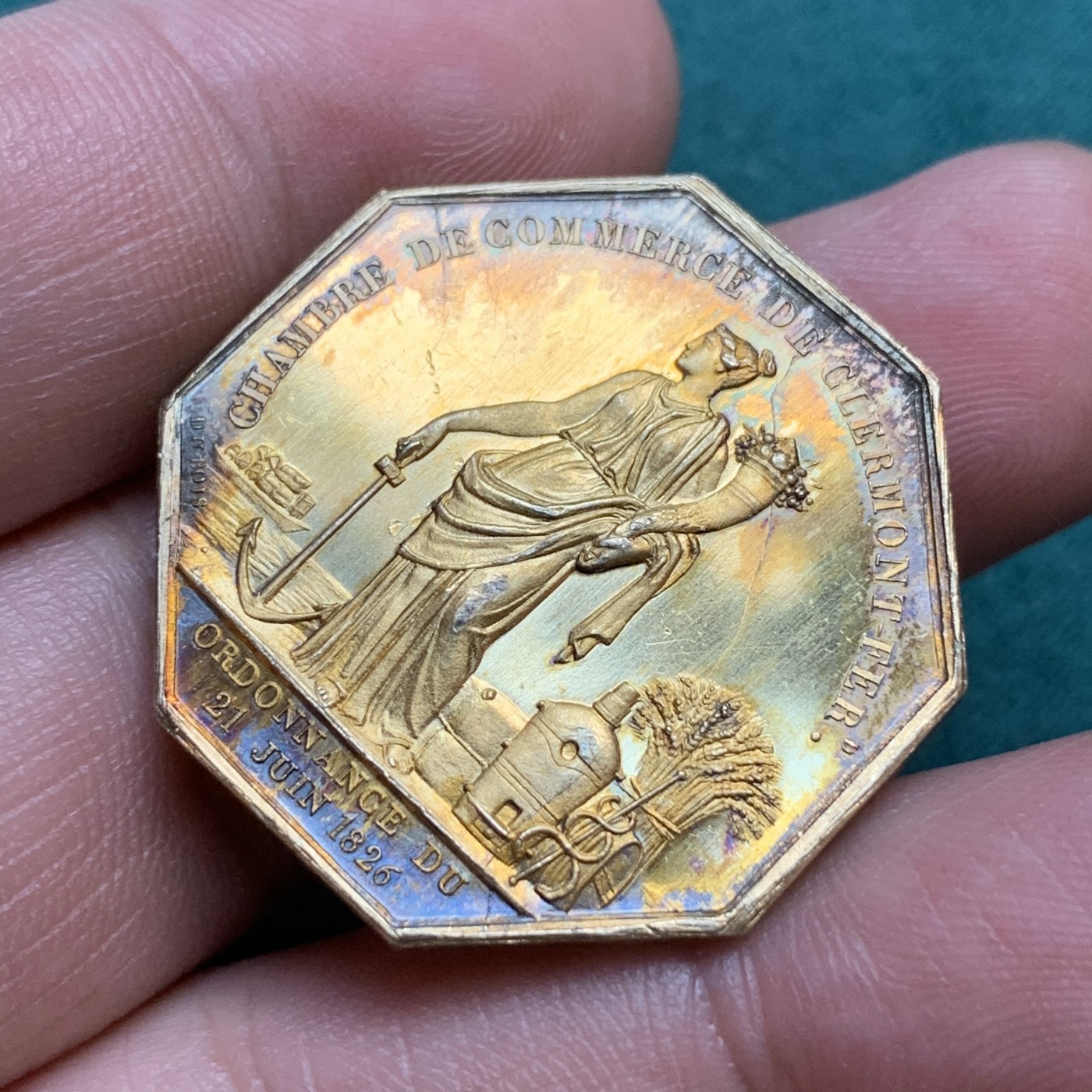 《竞宝斋》八角代币+章牌专场！第182场-周日，周一，周二 3场 (全场包邮) 法国 少见克莱蒙商会镀金八角银质代币，30.6mm，12.00g，蜜蜂边铭（1860-1879）