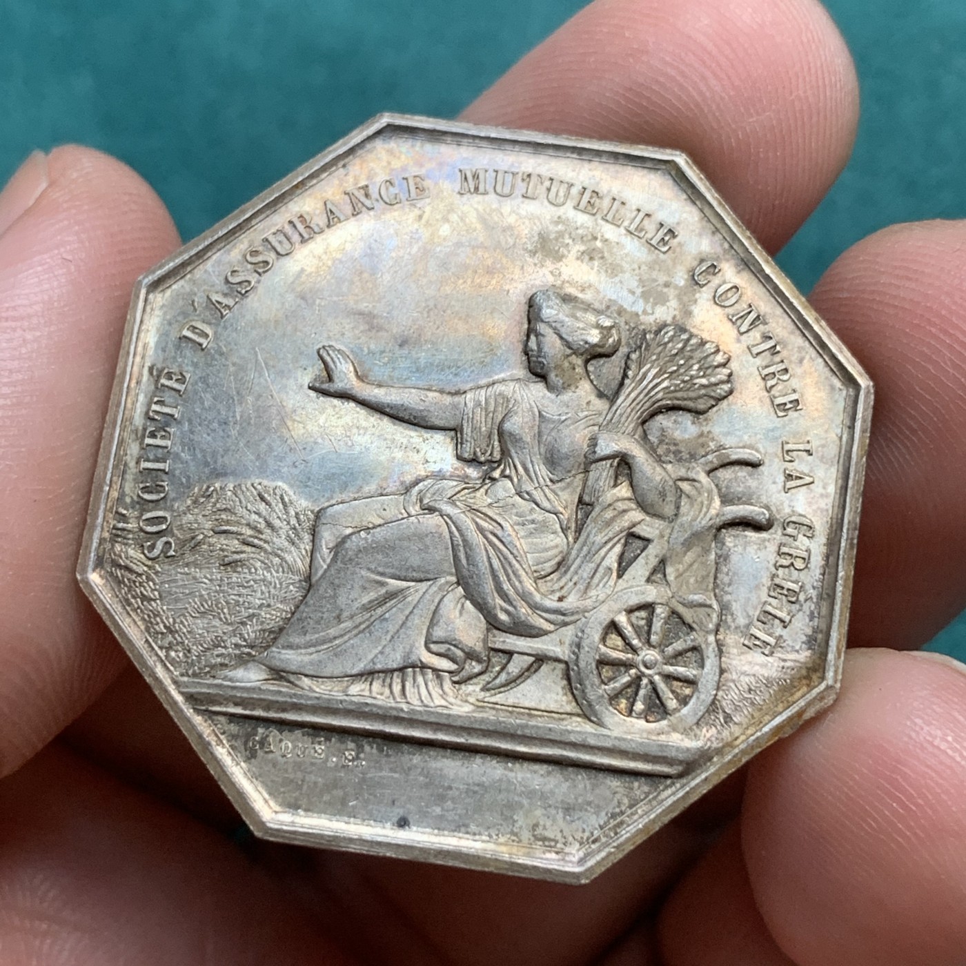 《竞宝斋》八角代币+章牌专场！第182场-周日，周一，周二 3场 (全场包邮) 法国冰雹互助保险公司八角银质代币，23.07g，36.5mm，丰饶角+1银标，金黄包浆