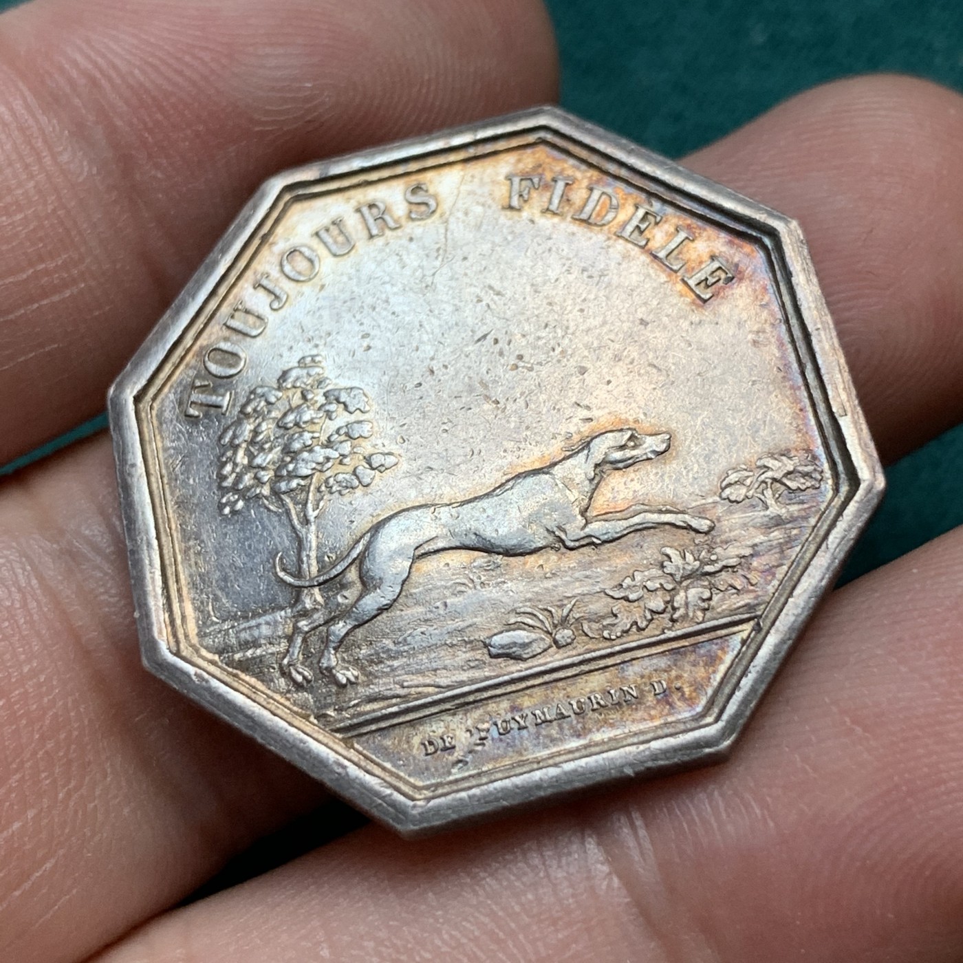 《竞宝斋》八角代币+章牌专场！第182场-周日，周一，周二 3场 (全场包邮) 少见法国早期查理十世八角银质代币，铭文“始终忠诚可信”，12.31g，30.5mm，早期无边铭，五彩包浆