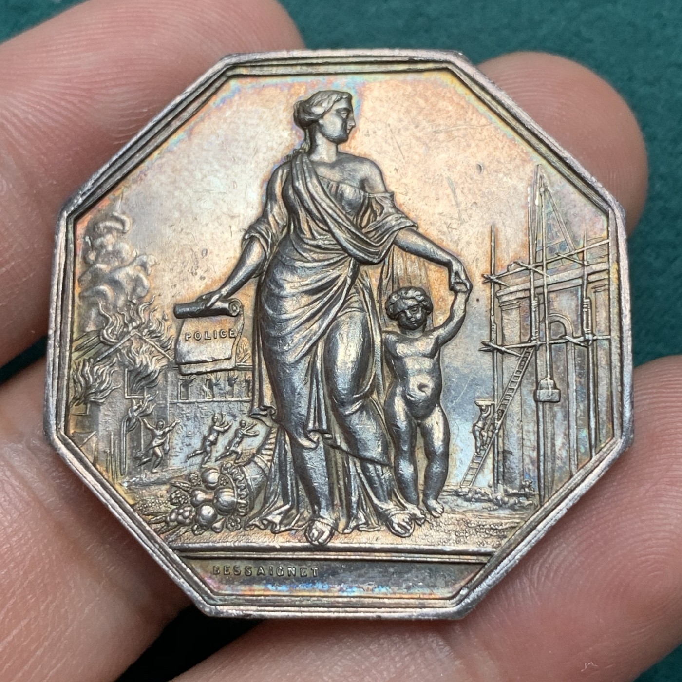 《竞宝斋》八角代币+章牌专场！第182场-周日，周一，周二 3场 (全场包邮) 法国人寿保险工会八角银章，蜜蜂Argent边铭，21.22克36.8mm，五彩包浆