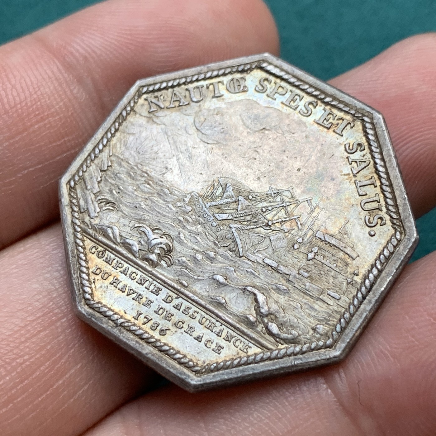 《竞宝斋》八角代币+章牌专场！第182场-周日，周一，周二 3场 (全场包邮) 法国1786年勒阿弗尔格雷斯港保险公司JETON银质八角，17.10g，33mm，早期无边铭，罕见品种，金黄包浆，细节丰富