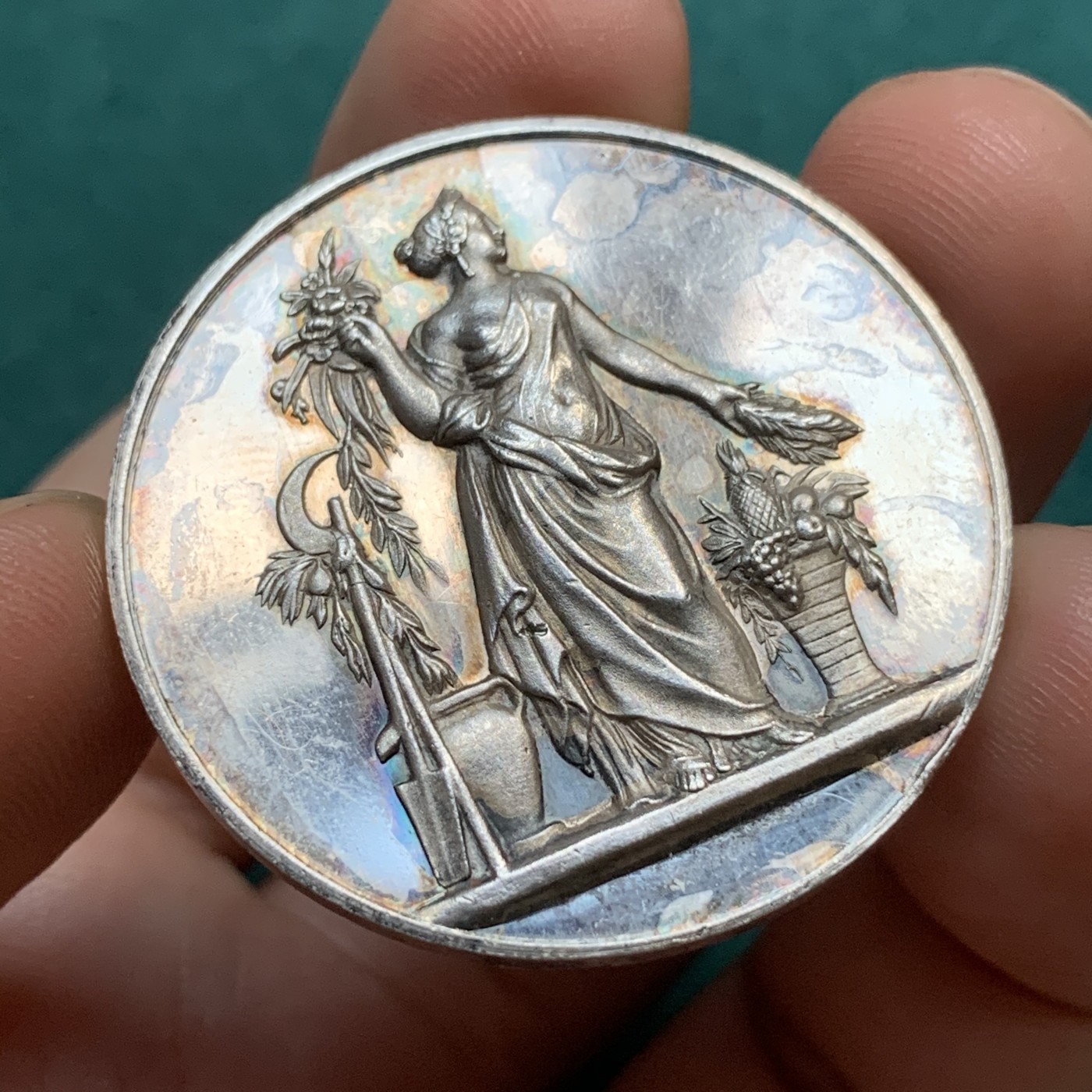 《竞宝斋》八角代币+章牌专场！第182场-周日，周一，周二 3场 (全场包邮) 法国园艺协会银质jeton，21.77g，37mm，蜜蜂边铭，高点俱在，边有轻磕