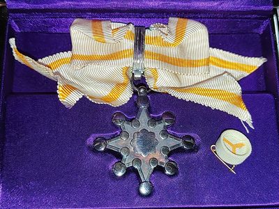 戎马世界章牌大赏第41期 - 勋八等瑞宝章（女版）