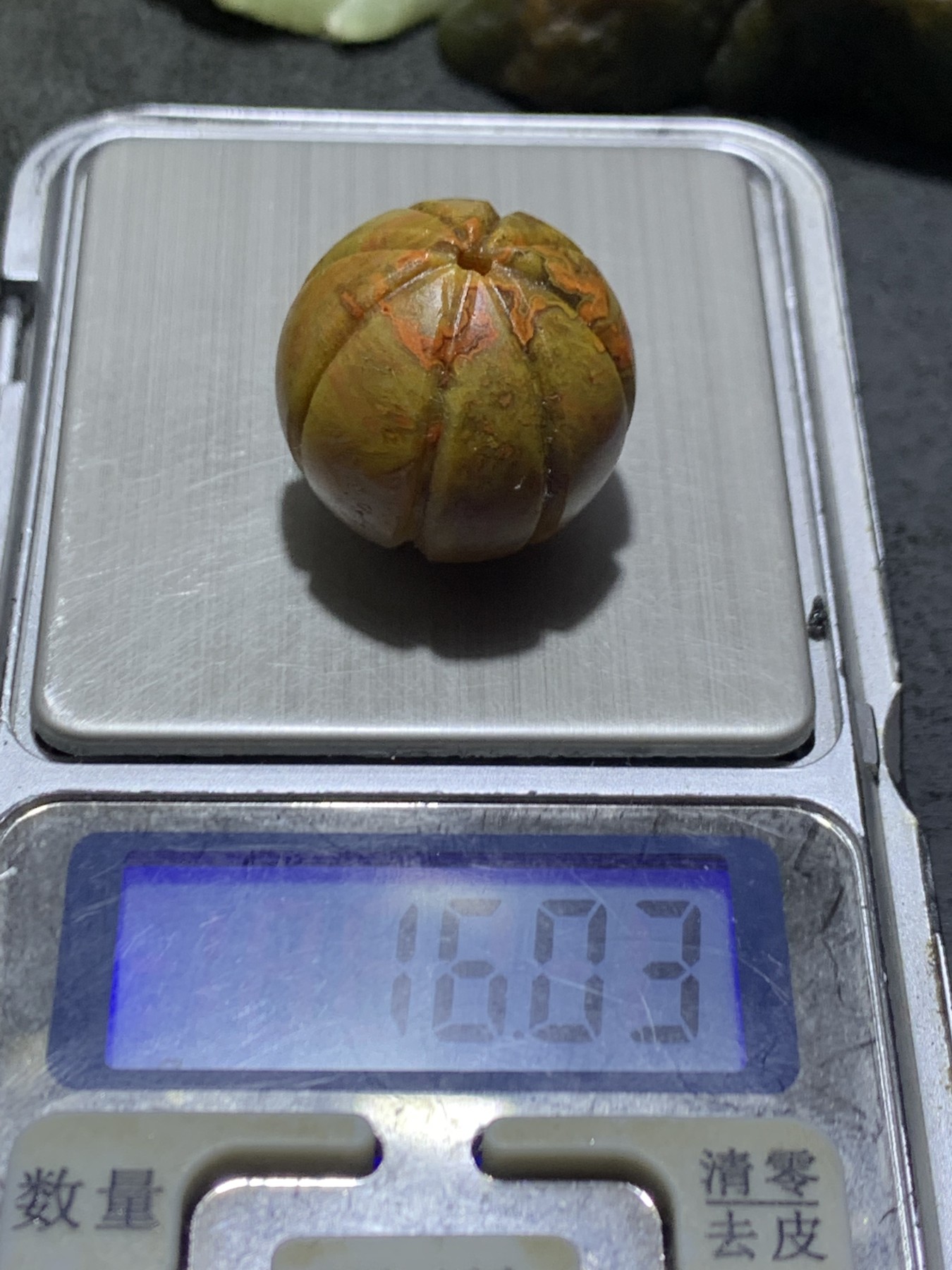 精美冰飘草花纹战国红玛瑙手工雕刻瓜珠一颗！