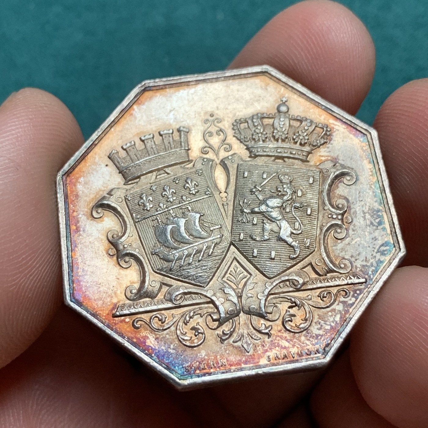 《竞宝斋》八角代币+章牌专场！第182场-周日，周一，周二 3场 (全场包邮) 法国八角银质代币，巴黎-荷兰银行，21.94g，36.2mm，丰饶角边铭，金黄包浆