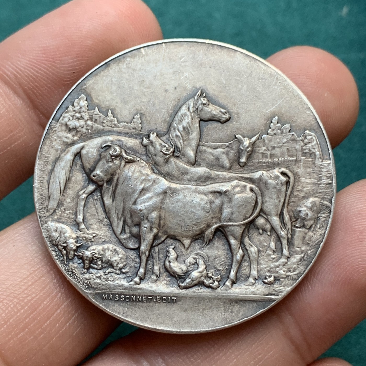 《竞宝斋》八角代币+章牌专场！第182场-周日，周一，周二 3场 (全场包邮) 法国乳制品协会镀银铜章，32.33g，41.3mm，铜标