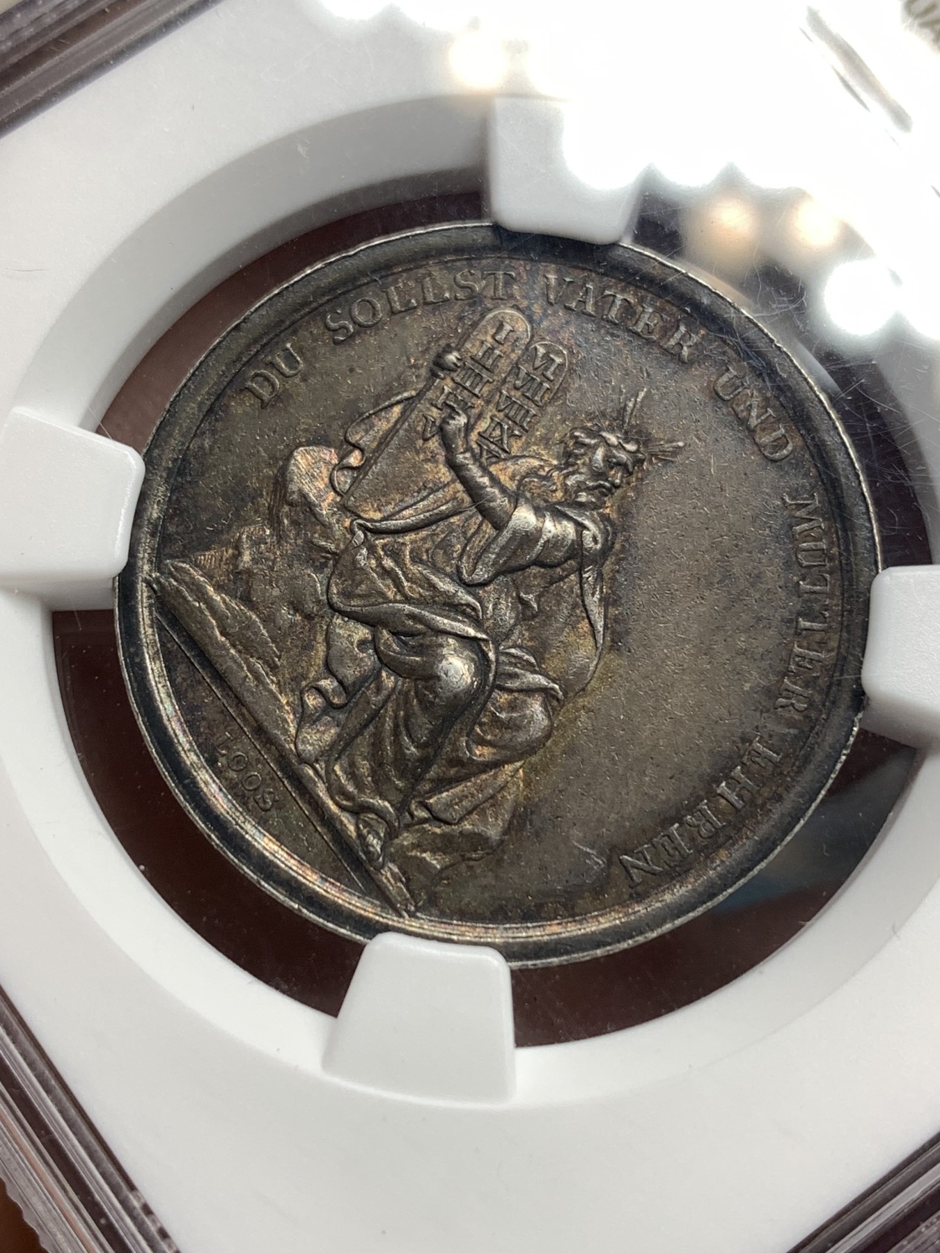 《竞宝斋》八角代币+章牌专场！第182场-周日，周一，周二 3场 (全场包邮) NGC AU50 德国 19世纪初儿童教育纪念银章 双面黑色包浆 双面带金彩，真正的黑金，LOOS作品，高浮雕