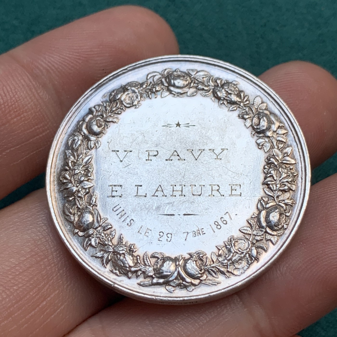 《竞宝斋》八角代币+章牌专场！第182场-周日，周一，周二 3场 (全场包邮) 法国结婚纪念银章，21.89g，36.8mm，蜜蜂边铭，正面采用的是1806年拿破仑一世将斯蒂芬妮公主嫁于巴登王子查尔斯·路易·弗雷德里克的婚姻纪念银章设计