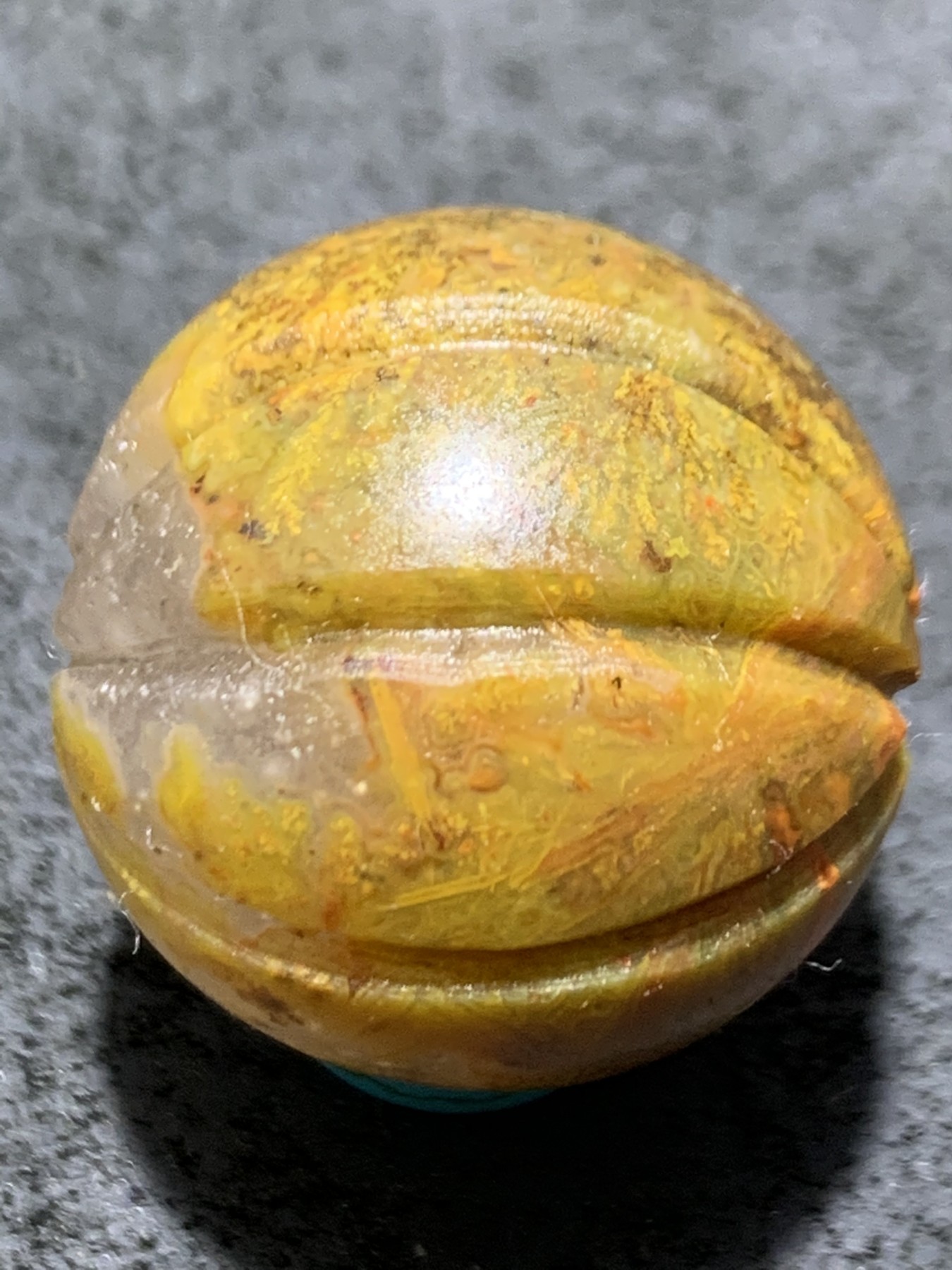 精美冰飘草花纹战国红玛瑙手工雕刻瓜珠一颗！