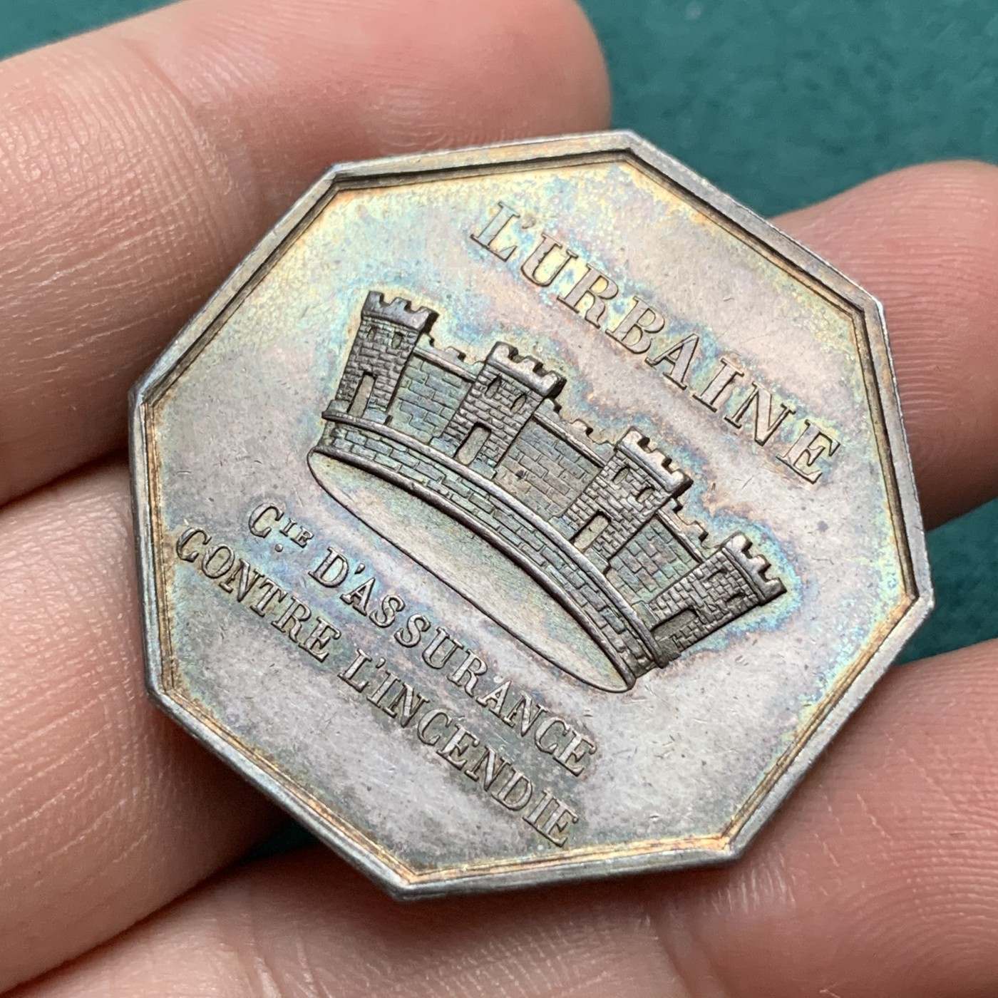 《竞宝斋》八角代币+章牌专场！第182场-周日，周一，周二 3场 (全场包邮) 法国城市火灾保险公司八角银章，四皇冠版，19.03g，34.4mm，油灯边铭，五彩包浆，底板好