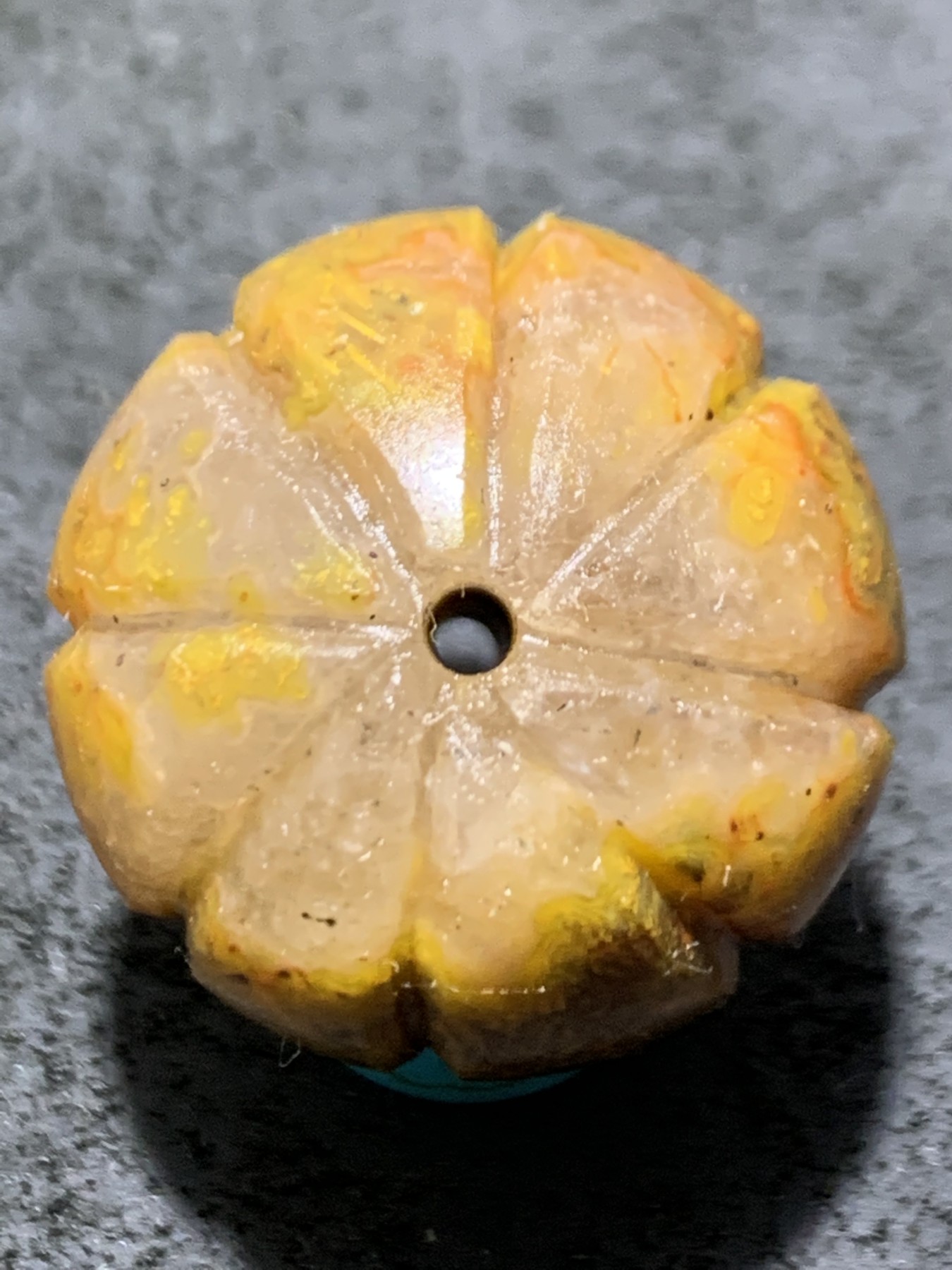 精美冰飘草花纹战国红玛瑙手工雕刻瓜珠一颗！
