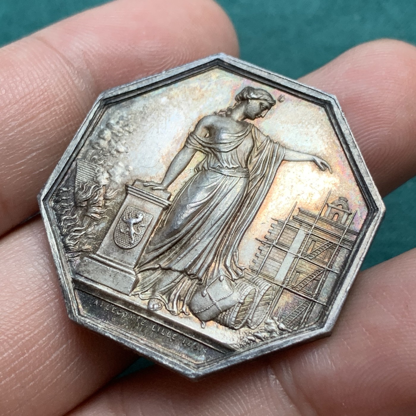 《竞宝斋》八角代币+章牌专场！第182场-周日，周一，周二 3场 (全场包邮) 法国北方火灾保险公司八角银质代币，16.86g，34.8mm，手指边铭，高浮雕，极美包浆