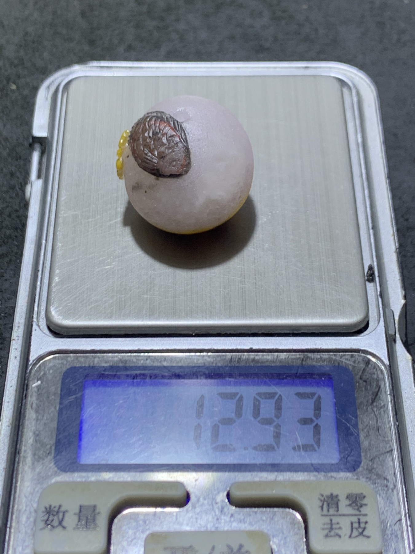 精美亚光高玉化冰飘战国红玛瑙手工俏色巧护花使者随形珠子一颗！