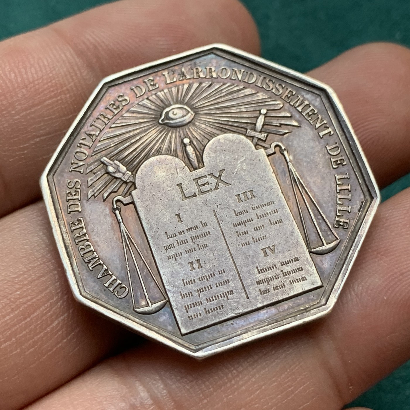 《竞宝斋》八角代币+章牌专场！第182场-周日，周一，周二 3场 (全场包邮) 法国八角银章，里尔公证处，18.32g，34.7mm，船首边铭（1842-1845）