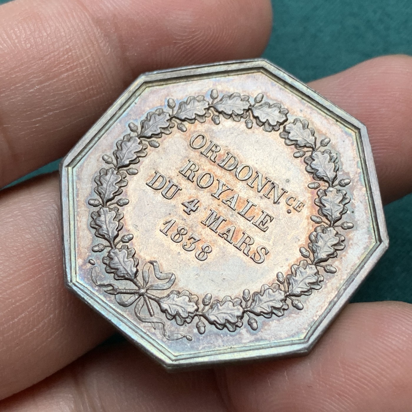 《竞宝斋》八角代币+章牌专场！第182场-周日，周一，周二 3场 (全场包邮) 法国城市火灾保险公司八角银章，四皇冠版，19.03g，34.4mm，油灯边铭，五彩包浆，底板好