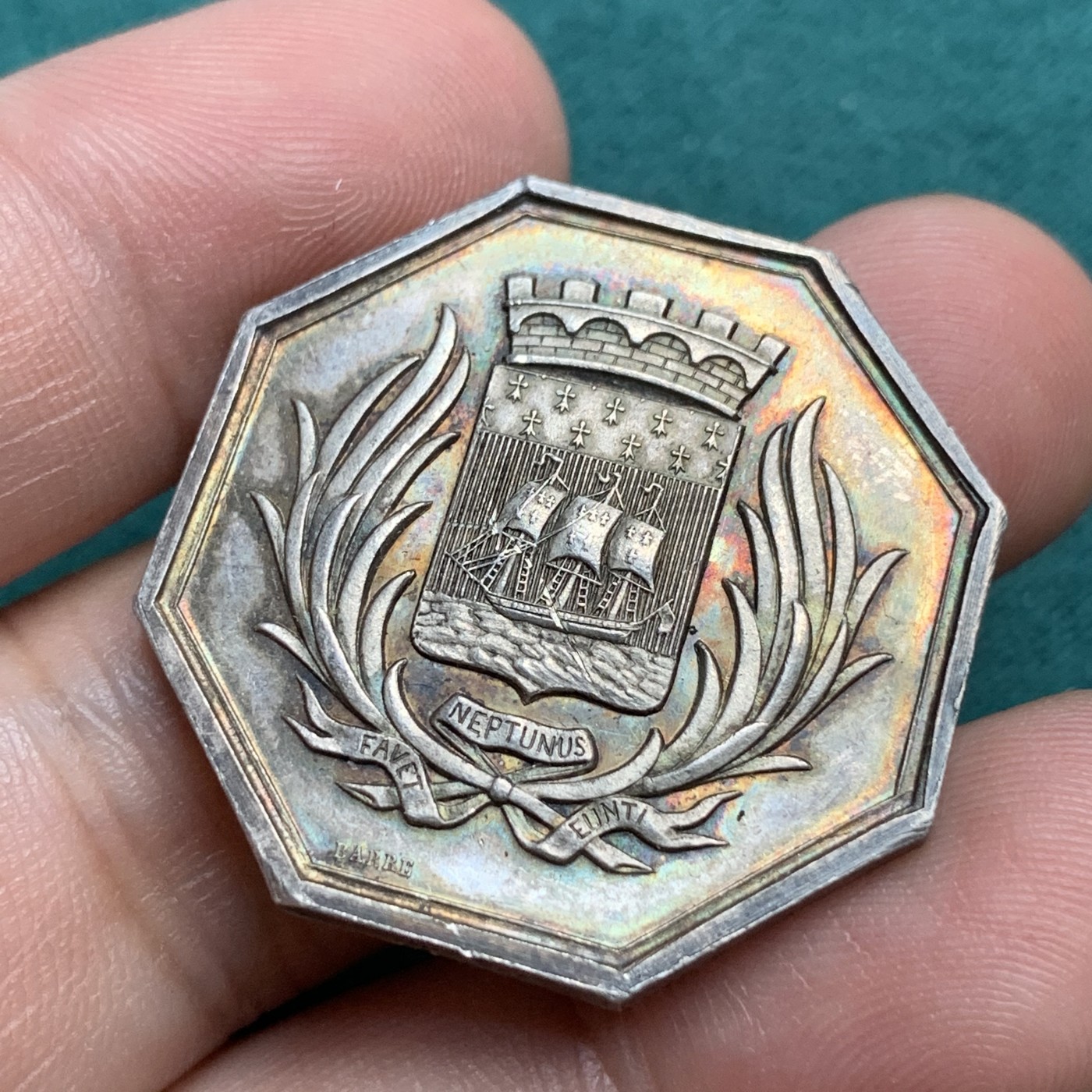 《竞宝斋》八角代币+章牌专场！第182场-周日，周一，周二 3场 (全场包邮) 法国八角银章，南特商会，13.52g，31.5mm，蜜蜂边铭，黄油彩包浆不错