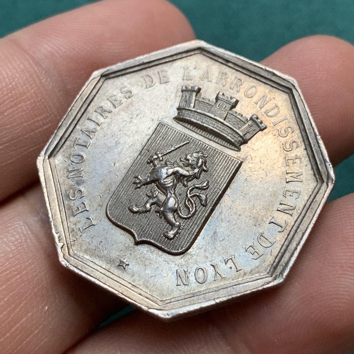 《竞宝斋》八角代币+章牌专场！第182场-周日，周一，周二 3场 (全场包邮) 法国八角银质jeton代币，里昂公证人，14.26g，32.8mm，蜜蜂边铭