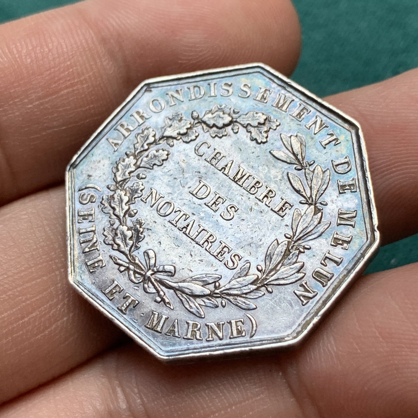 《竞宝斋》八角代币+章牌专场！第182场-周日，周一，周二 3场 (全场包邮) 法国八角银质代币，莫仑区公证人协会，15.03g，31.6mm，早期无边铭