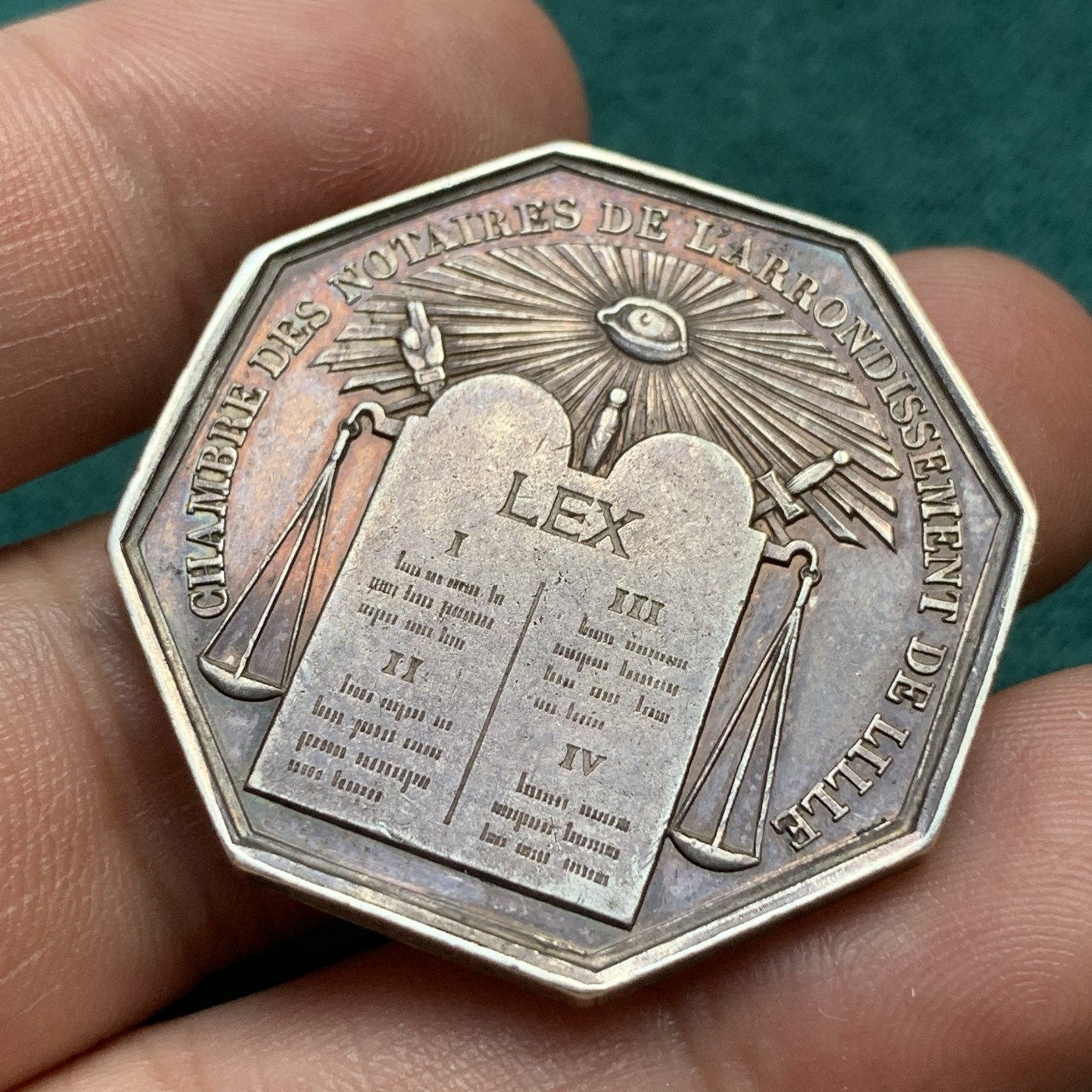 《竞宝斋》八角代币+章牌专场！第182场-周日，周一，周二 3场 (全场包邮) 法国八角银章，里尔公证处，18.32g，34.7mm，船首边铭（1842-1845）