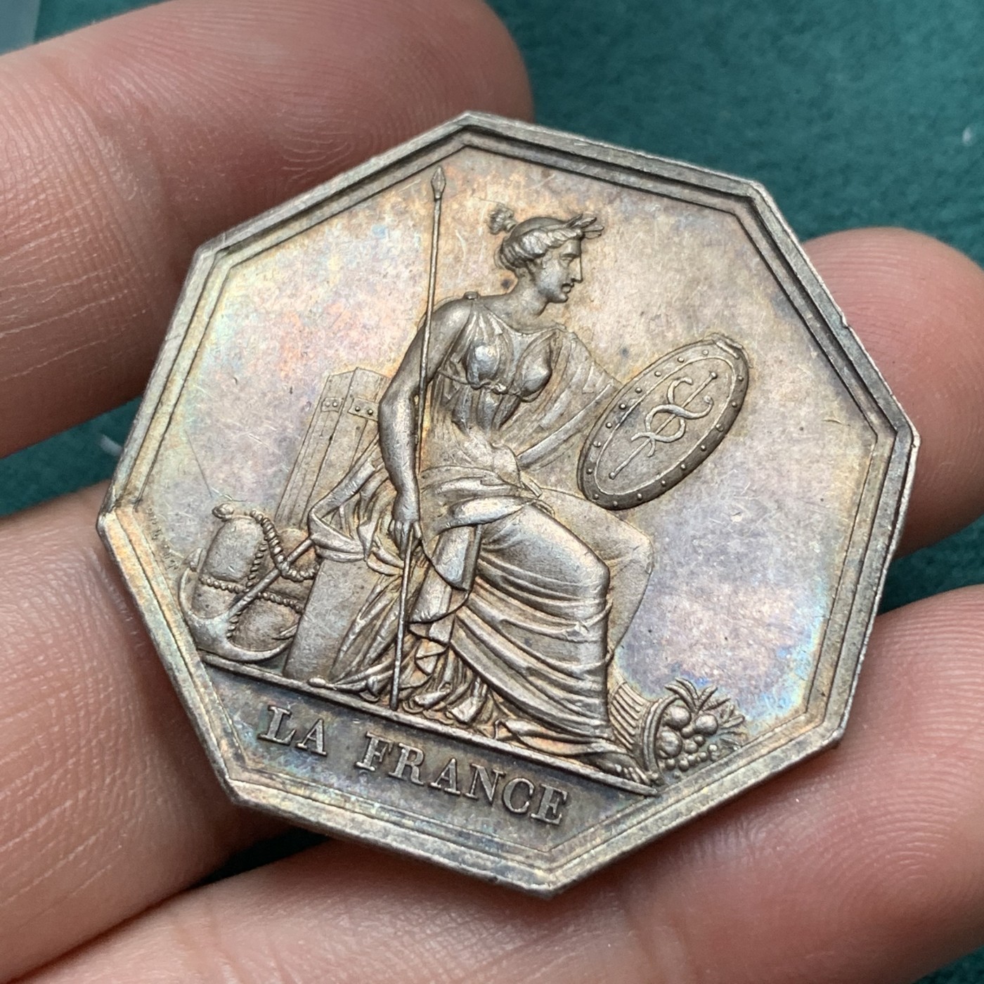 《竞宝斋》八角代币+章牌专场！第182场-周日，周一，周二 3场 (全场包邮) 法国巴黎人火灾保险公司八角银质jeton，20.20g，36.3mm，手指边铭