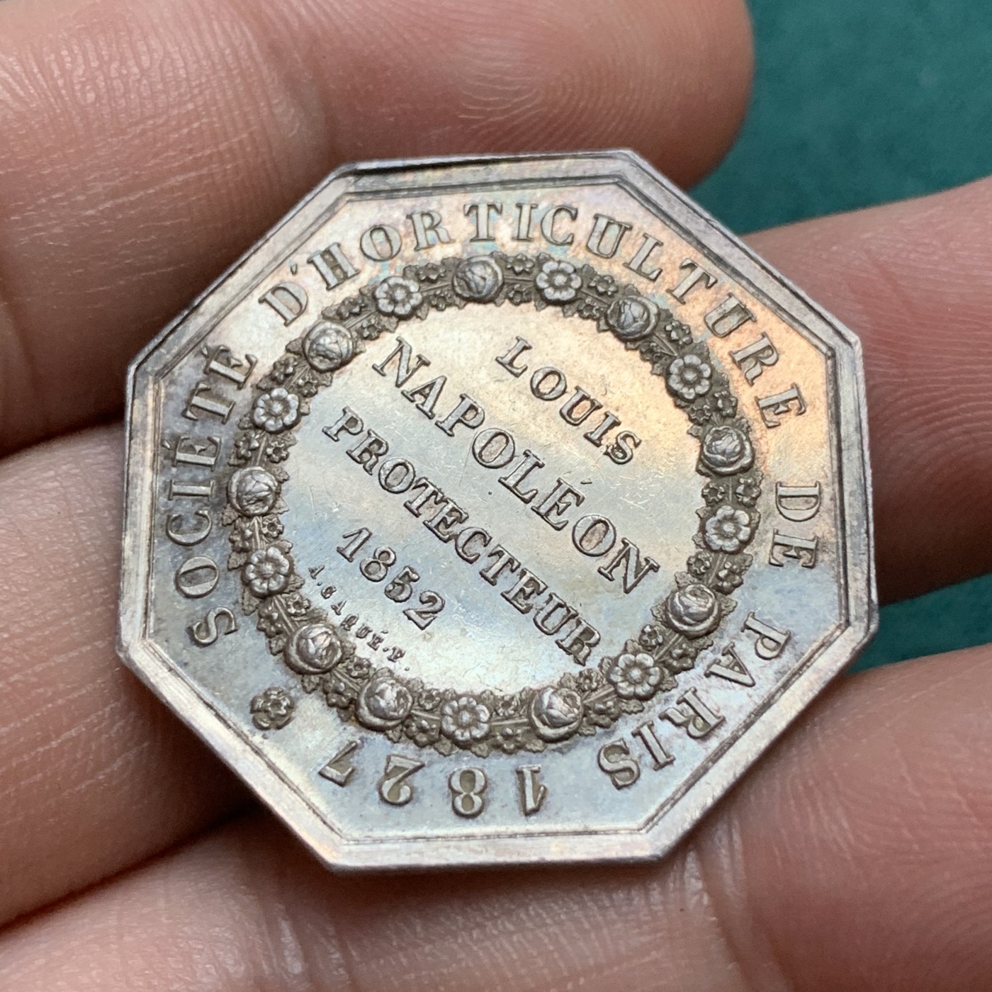 《竞宝斋》八角代币+章牌专场！第182场-周日，周一，周二 3场 (全场包邮) 法国巴黎园艺协会八角银质jeton，11.43g，30.8mm，手指边铭