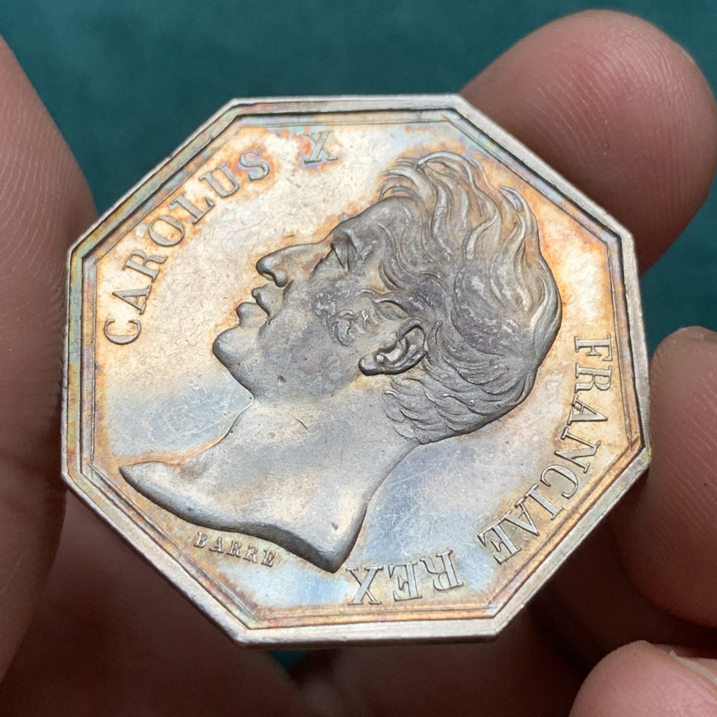 《竞宝斋》八角代币+章牌专场！第182场-周日，周一，周二 3场 (全场包邮) 法国波尔多市议会八角银质代币，15.29g，33.2mm，早期无边铭，金黄包浆