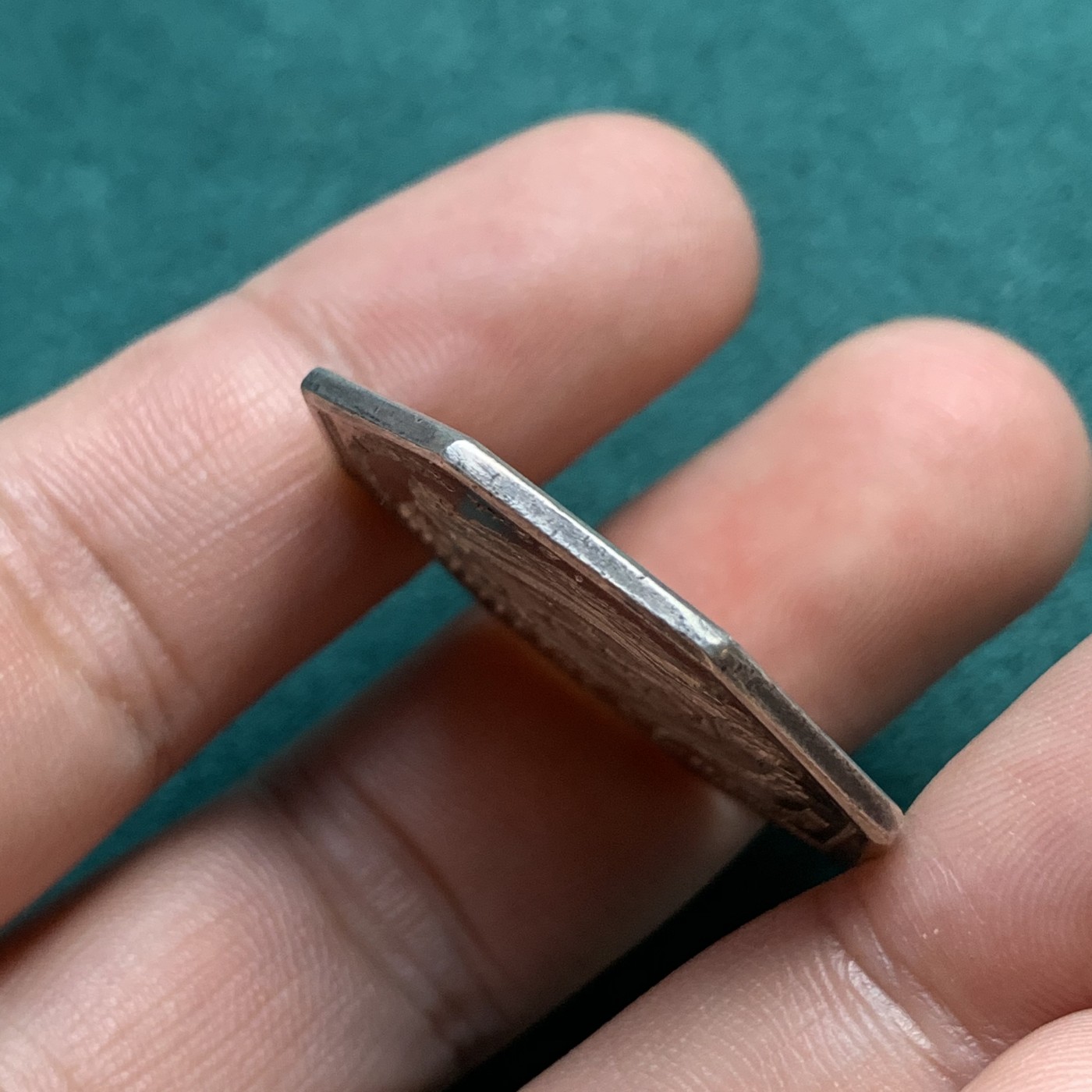 《竞宝斋》八角代币+章牌专场！第182场-周日，周一，周二 3场 (全场包邮) 法国八角银质代币，1786年奥尔良市政厅，市长弗朗索瓦·安塞尔姆·克里尼翁·德邦瓦莱的家族纹章和背面的戎装圣女贞德，14.21g，32.6mm，早期无边铭