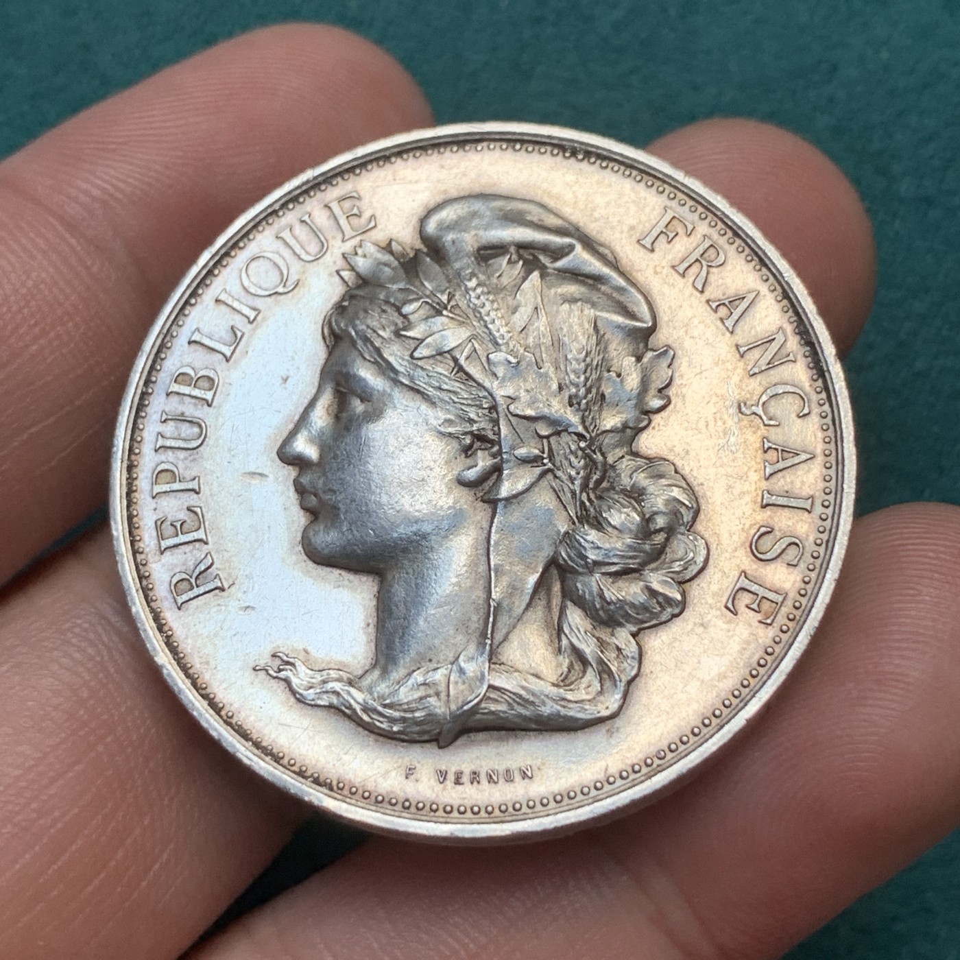 《竞宝斋》八角代币+章牌专场！第182场-周日，周一，周二 3场 (全场包邮) 法国马尔芒德农业委员会银章，29.14g，38.8mm，菱形边铭银标