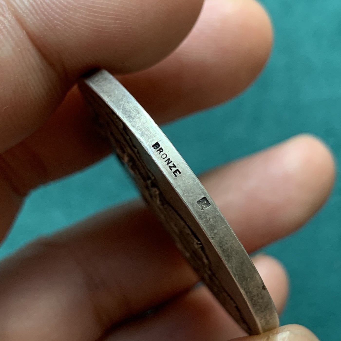 《竞宝斋》八角代币+章牌专场！第182场-周日，周一，周二 3场 (全场包邮) 法国乳制品协会镀银铜章，32.33g，41.3mm，铜标