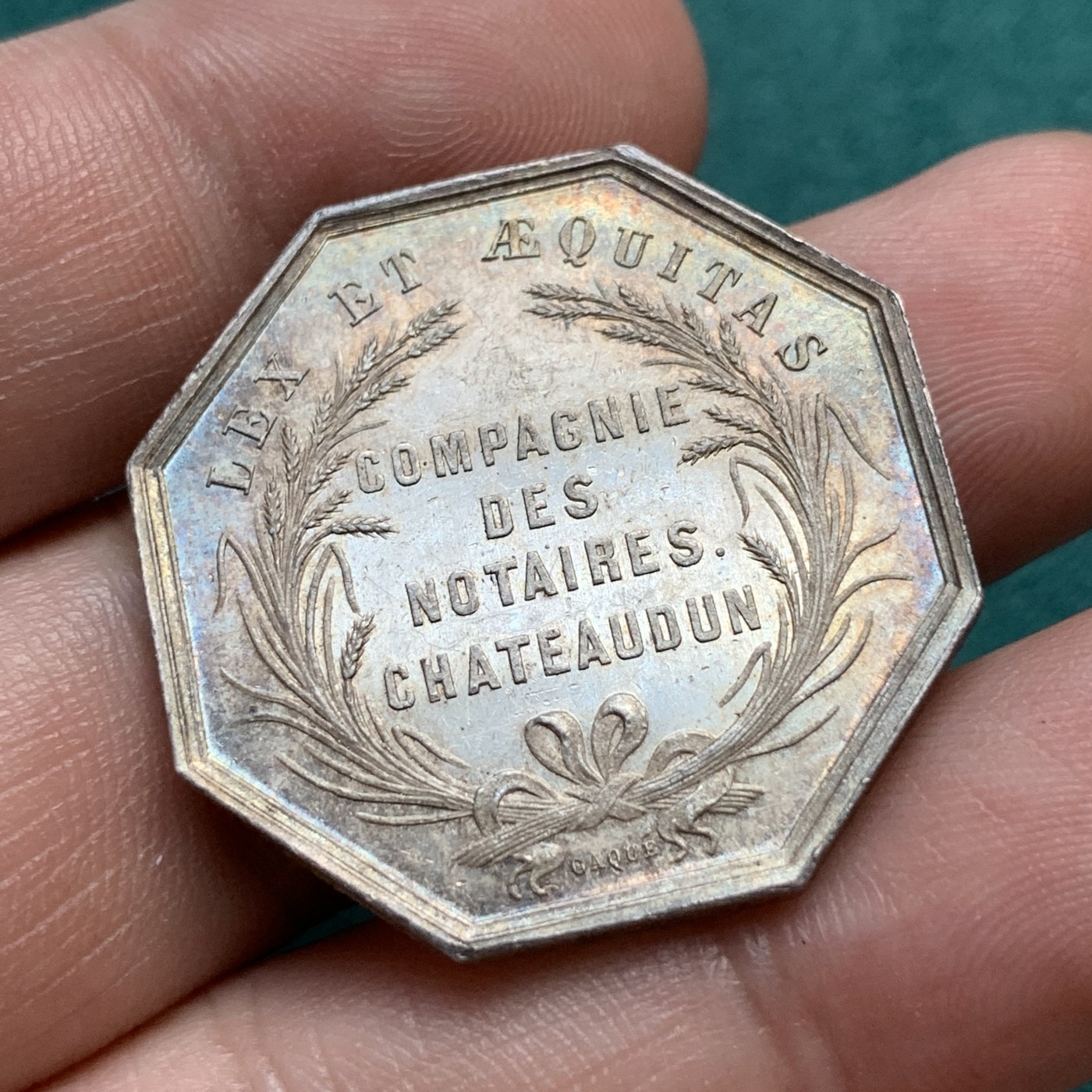 《竞宝斋》八角代币+章牌专场！第182场-周日，周一，周二 3场 (全场包邮) 法国八角银章，卢瓦尔地区沙托当公证处，12.56g，31mm，手指边铭