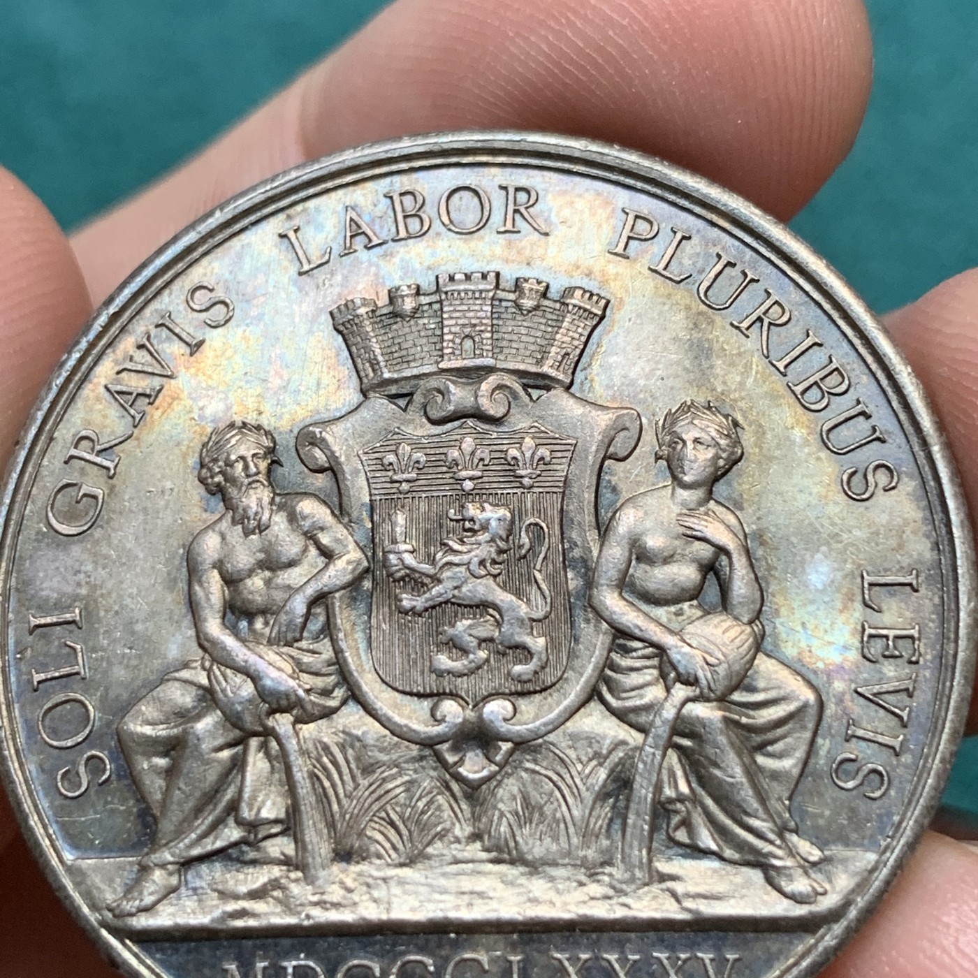 《竞宝斋》八角代币+章牌专场！第182场-周日，周一，周二 3场 (全场包邮) 1885年法国里昂火灾互助保险银质jeton，21.22g，36.7mm，丰饶角，金黄包浆，正面为罗纳河与索恩河河神，金黄包浆，非常漂亮