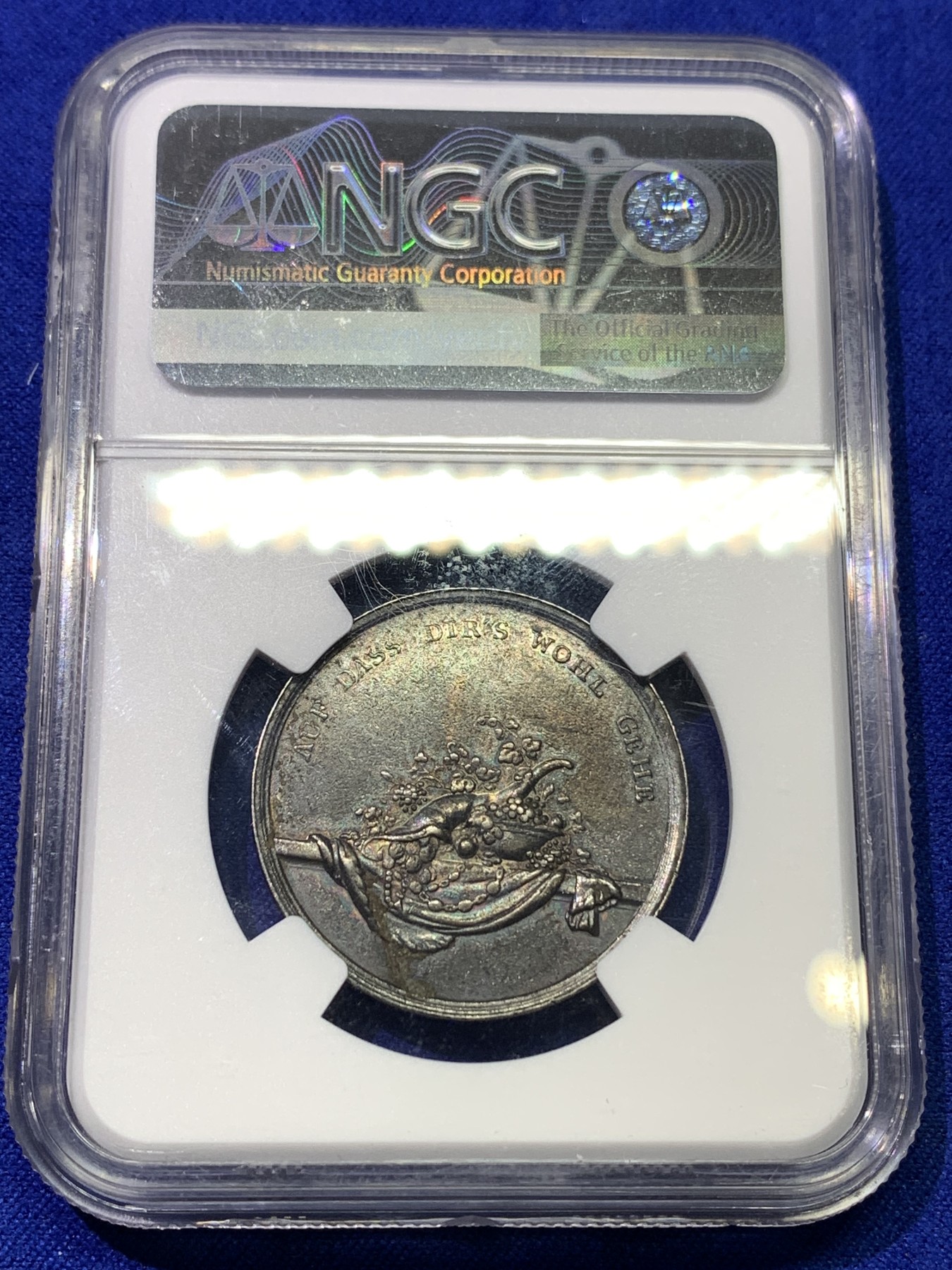 《竞宝斋》八角代币+章牌专场！第182场-周日，周一，周二 3场 (全场包邮) NGC AU50 德国 19世纪初儿童教育纪念银章 双面黑色包浆 双面带金彩，真正的黑金，LOOS作品，高浮雕