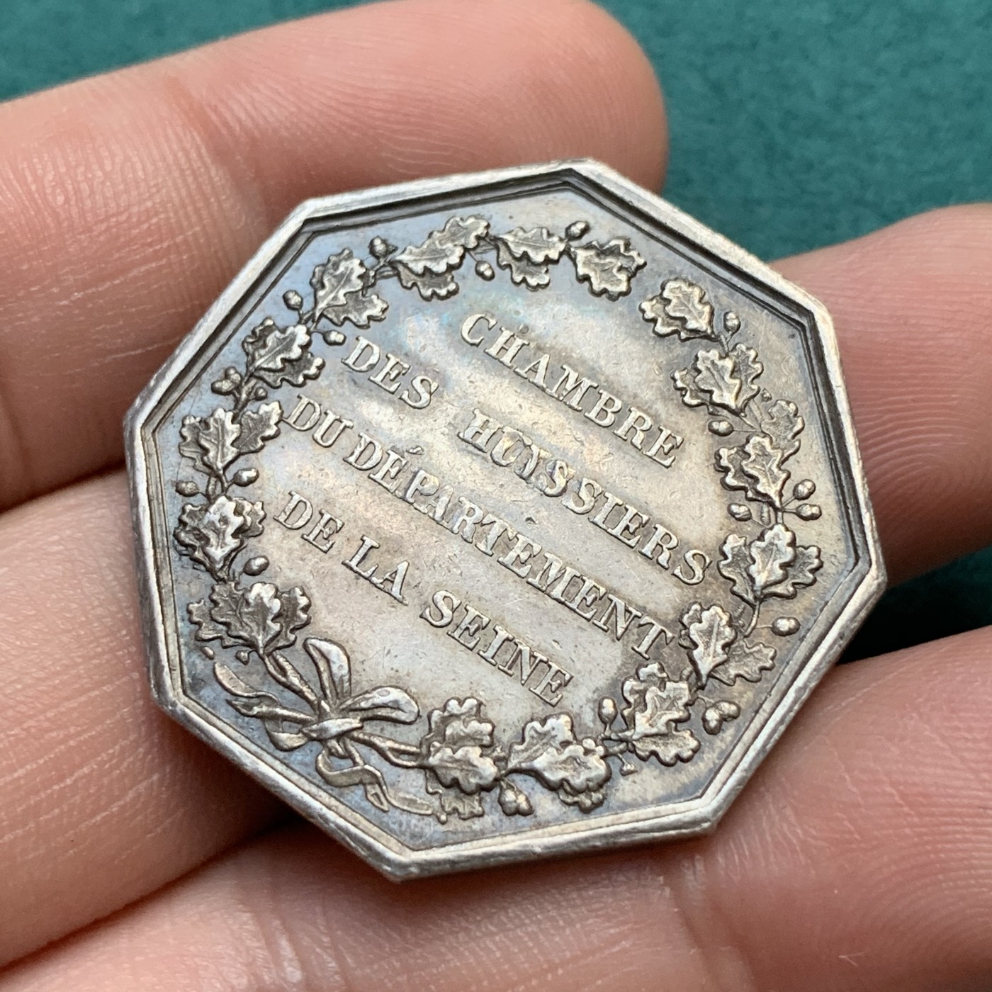 《竞宝斋》八角代币+章牌专场！第182场-周日，周一，周二 3场 (全场包邮) 法国塞纳河省法律和法务执行官 JETON银质八角，17.26g，33.5mm，油灯边铭（1832-1841）