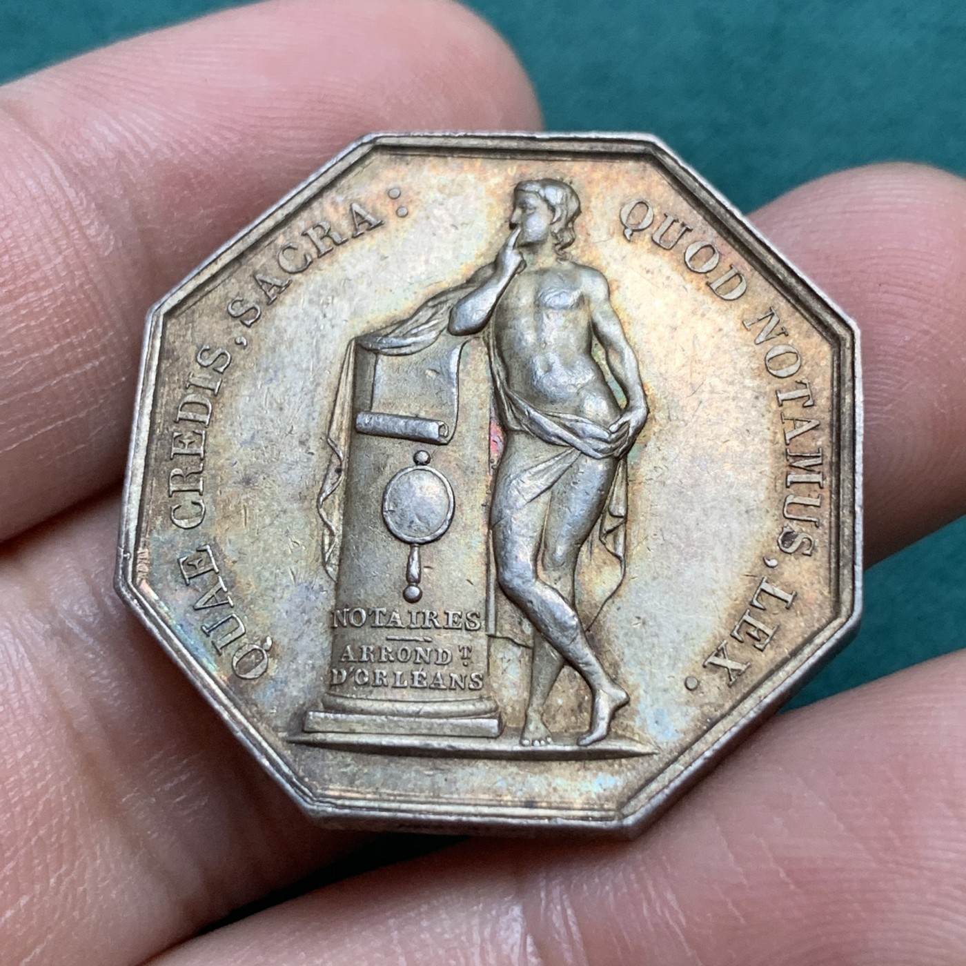 《竞宝斋》八角代币+章牌专场！第182场-周日，周一，周二 3场 (全场包邮) 法国奥尔良地区公证人银质八角代币，沉默之神塔喀特，15.85g，30.6mm，手指边铭，黄油彩