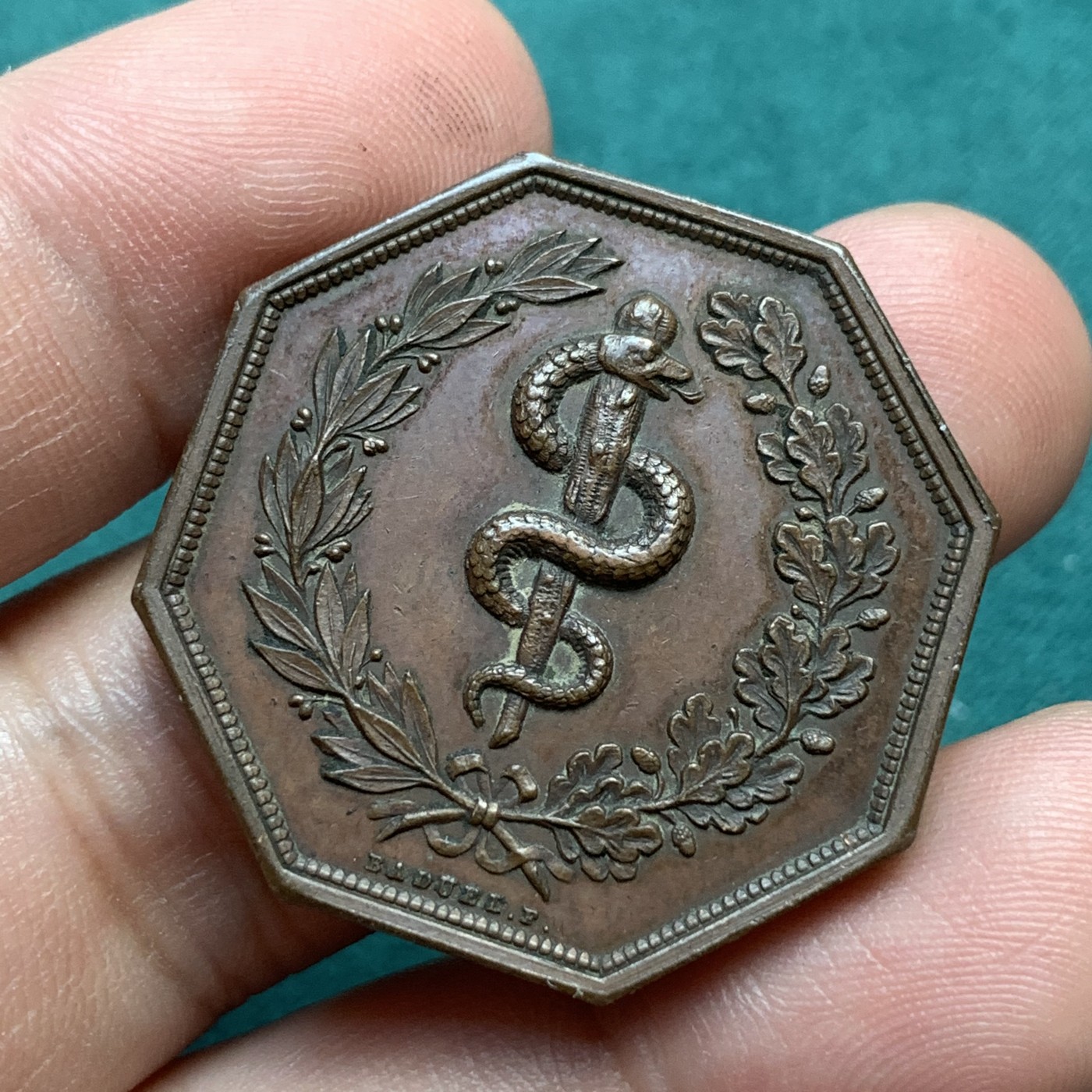 《竞宝斋》八角代币+章牌专场！第182场-周日，周一，周二 3场 (全场包邮) 法国八角红铜代币jeton，巴黎第三区医学会，17.50g，32.2mm，手指边铭，首见品种