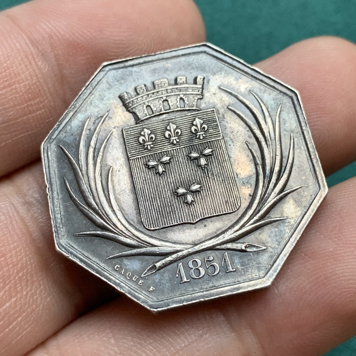 《竞宝斋》八角代币+章牌专场！第182场-周日，周一，周二 3场 (全场包邮) 法国八角银质代币，奥尔良科学与艺术协会，13.05g，30.4mm，蜜蜂边铭，云端上的太阳神阿波罗与智慧女神密涅瓦