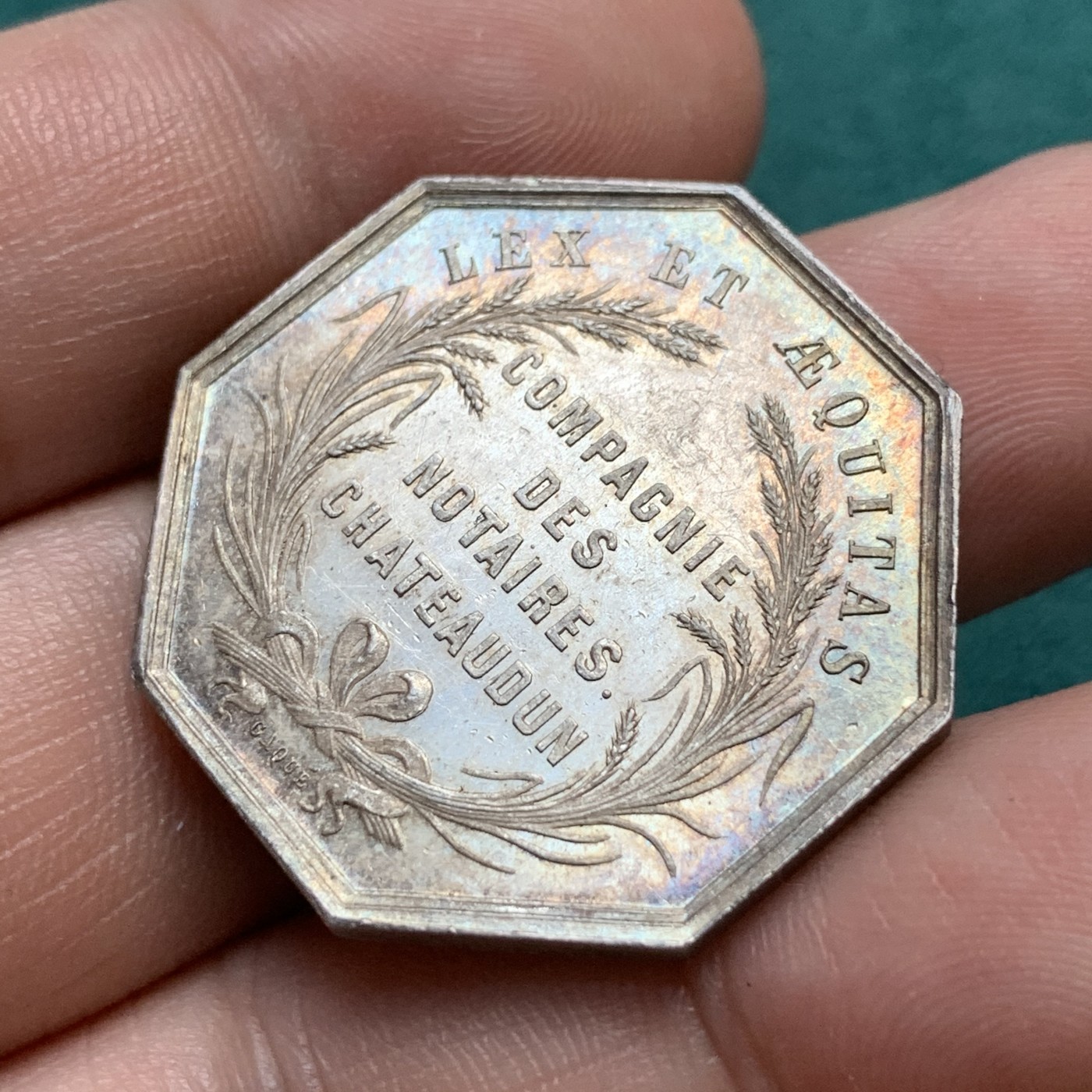 《竞宝斋》八角代币+章牌专场！第182场-周日，周一，周二 3场 (全场包邮) 法国八角银章，卢瓦尔地区沙托当公证处，12.56g，31mm，手指边铭