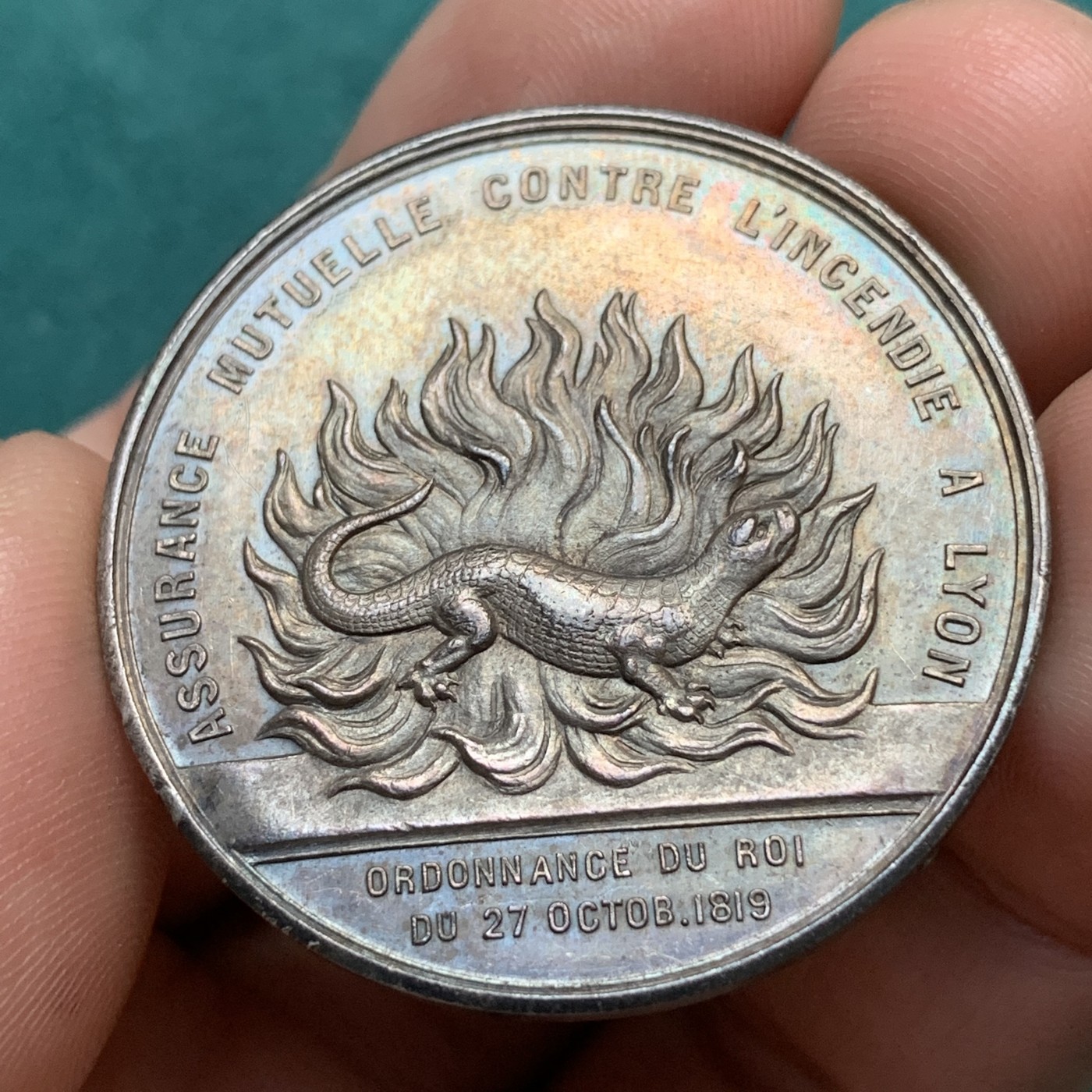 《竞宝斋》八角代币+章牌专场！第182场-周日，周一，周二 3场 (全场包邮) 1885年法国里昂火灾互助保险银质jeton，21.22g，36.7mm，丰饶角，金黄包浆，正面为罗纳河与索恩河河神，金黄包浆，非常漂亮