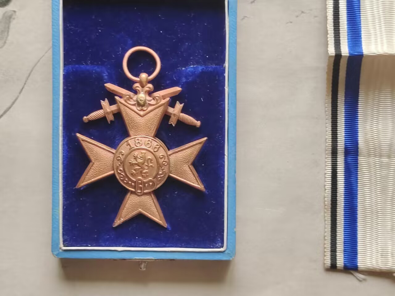 老威廉第三次麦稀奇拍卖 帝德巴伐利亚MVK3带盒，剑打D标，长绶带