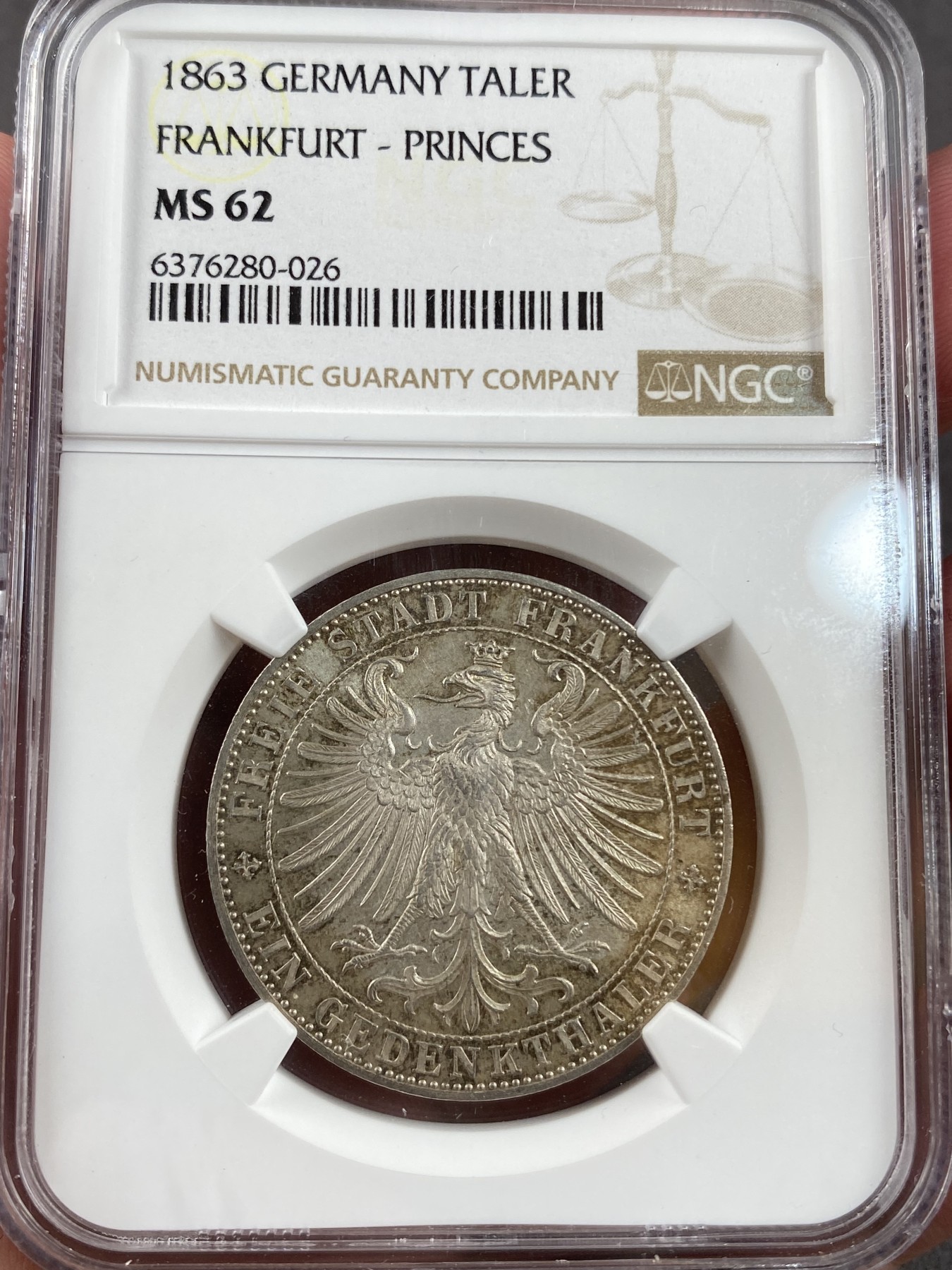 万国钱币拍卖第012期（视频直播专场） NGC MS62 1863法兰克福王子议会1泰勒，原味转光好品。